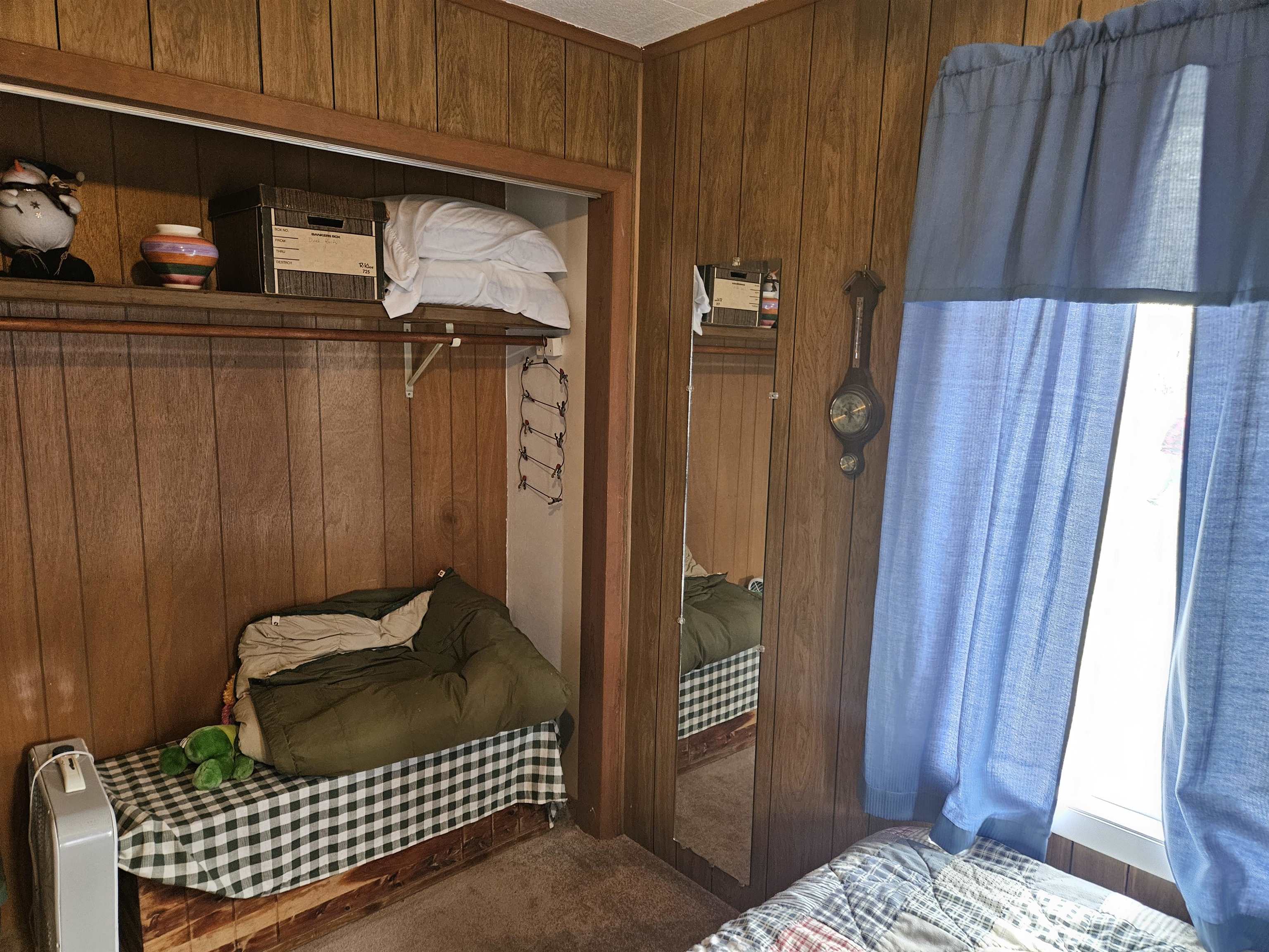 1645 W Essex Rd Common