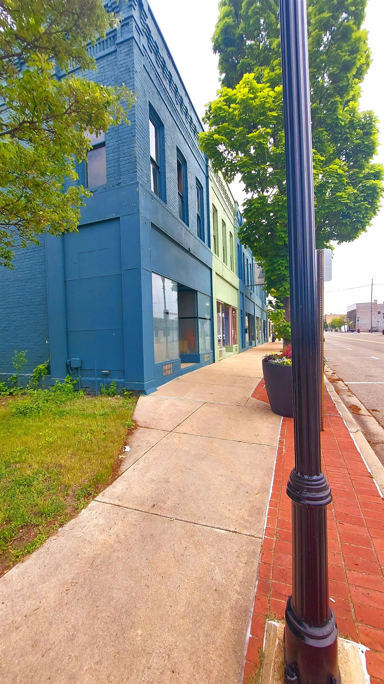 301 E Midland Street Unit: 303,305,307 1/2, 309 E Midland Street