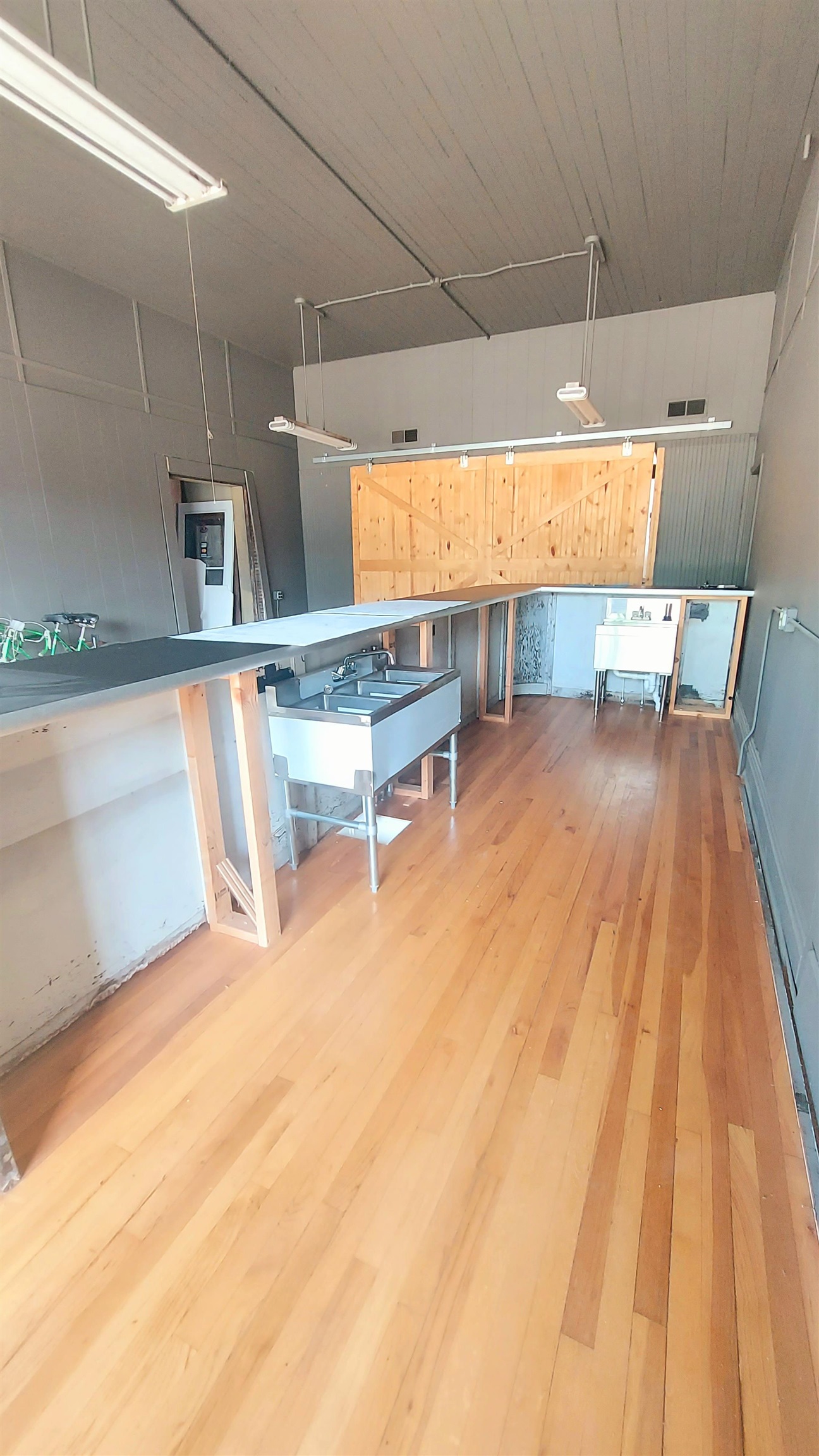 301 E Midland Street Unit: 303,305,307 1/2, 309 E Midland Street