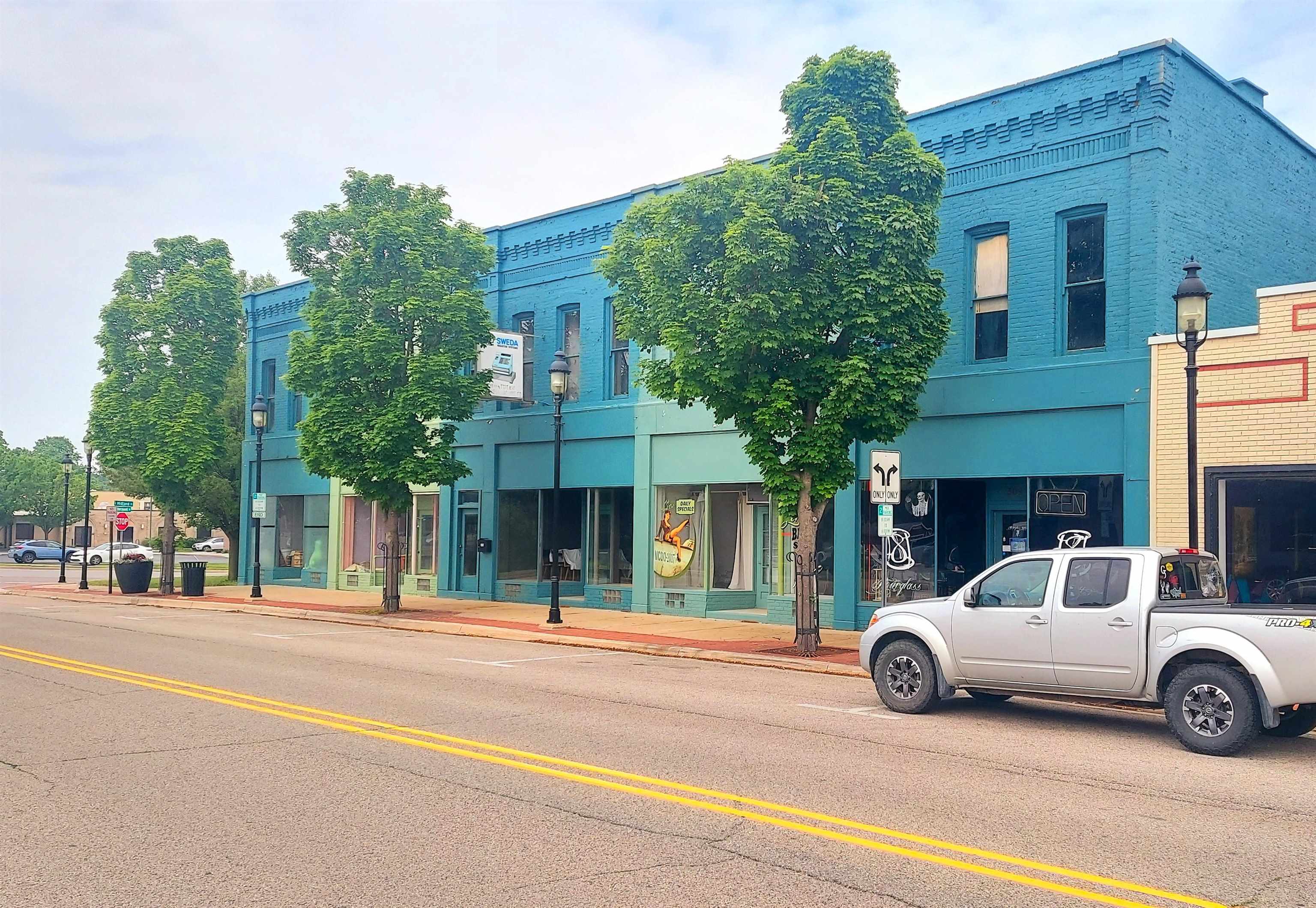 301 E Midland Street Unit: 303,305,307 1/2, 309 E Midland Street