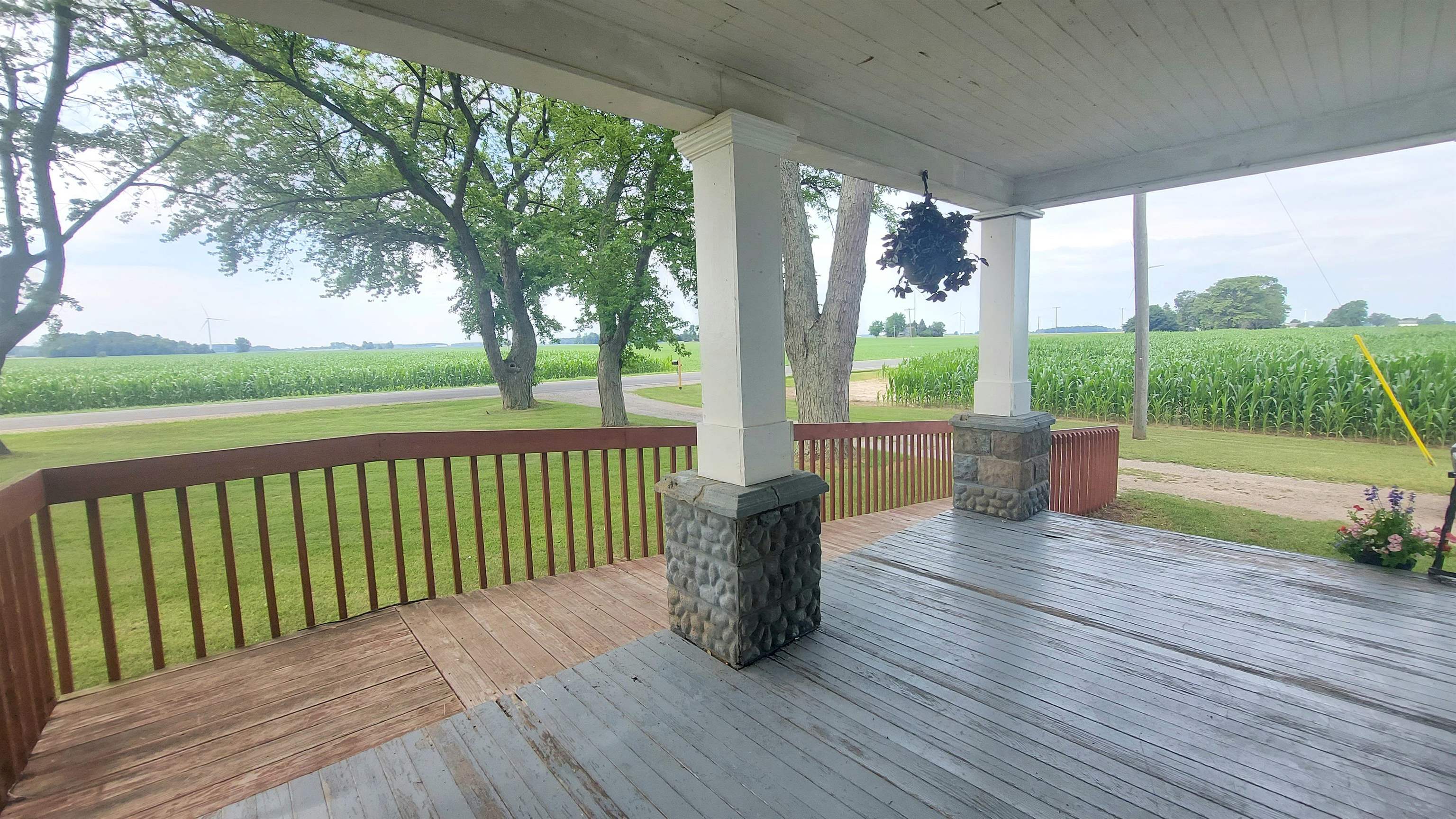 2392 W Dickerson Road