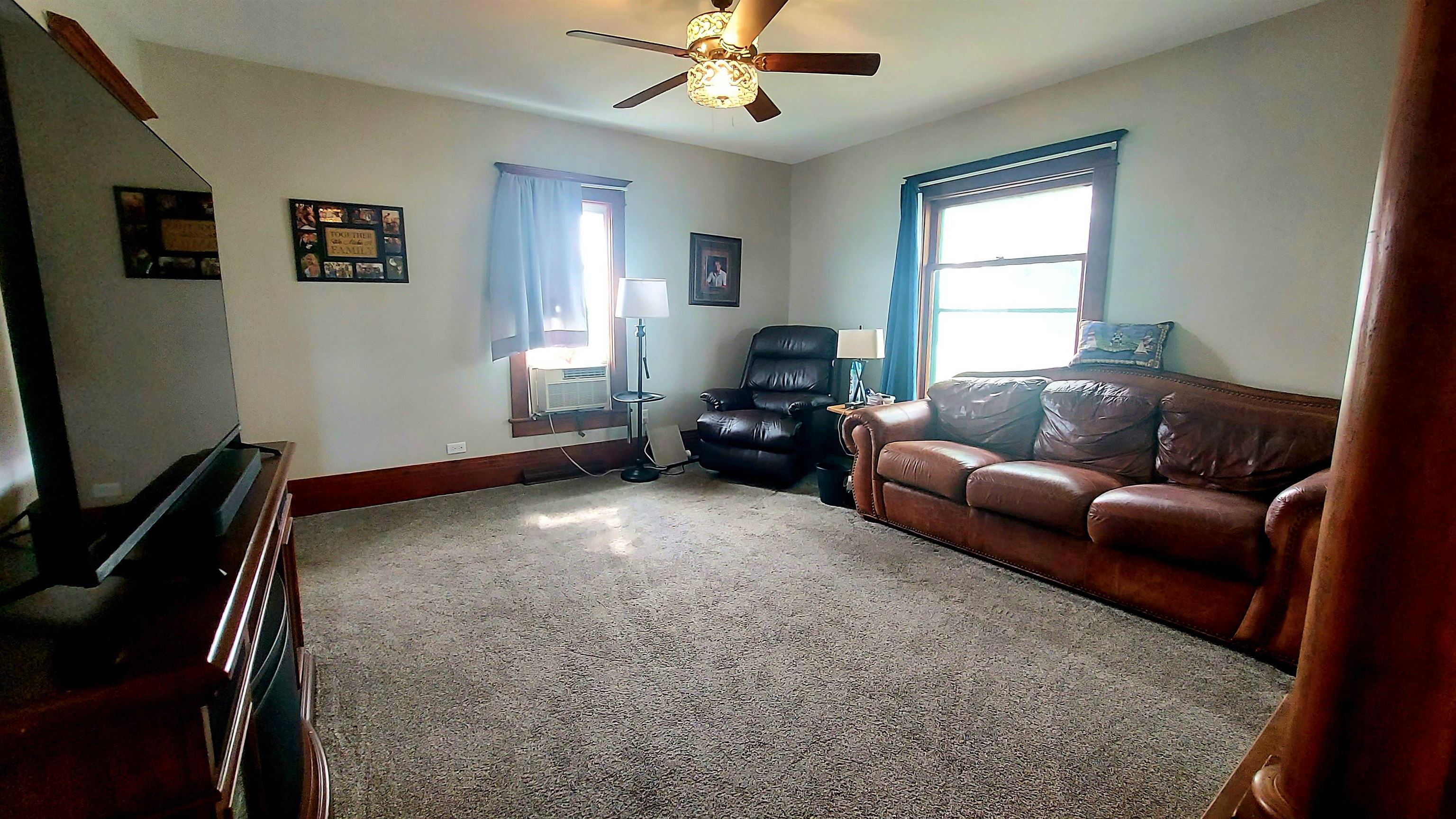 2392 W Dickerson Road