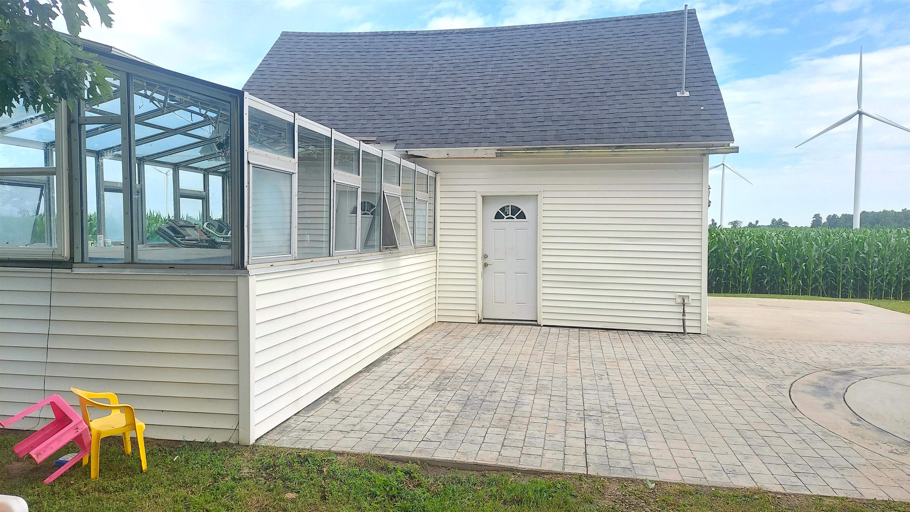 2392 W Dickerson Road