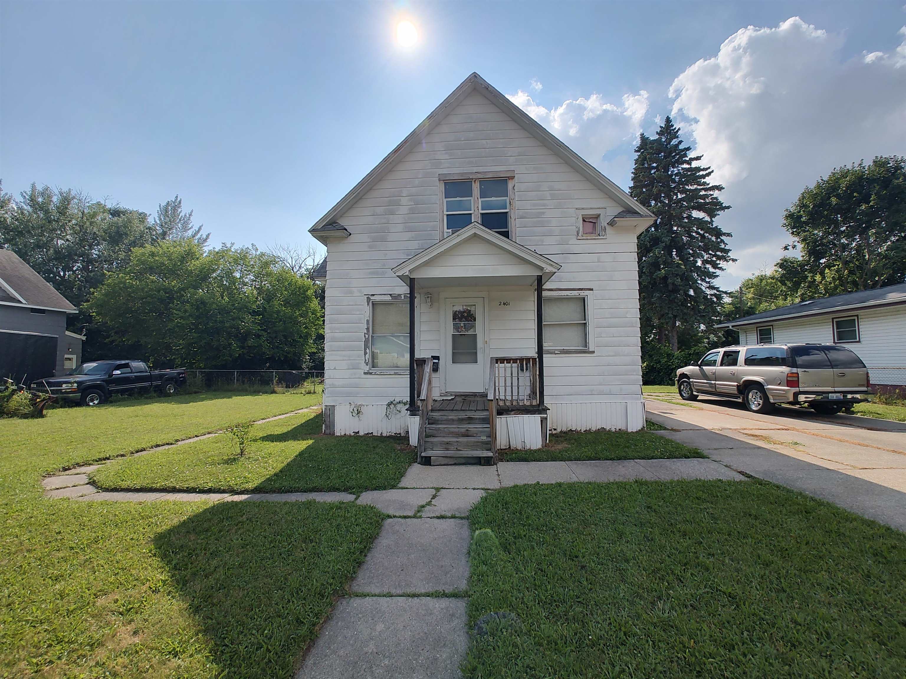 2401 Lowell Avenue