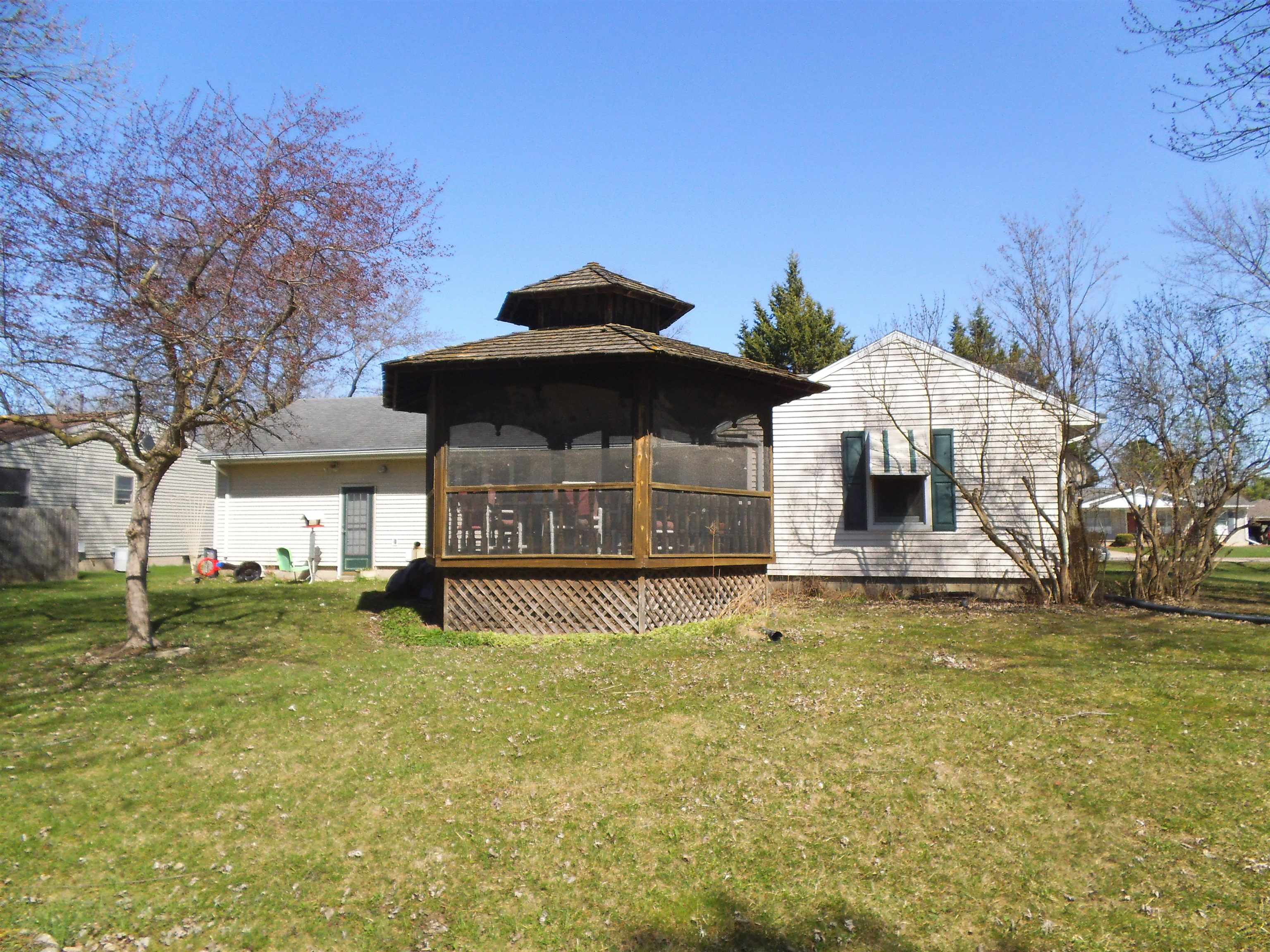 911 S Powell Road