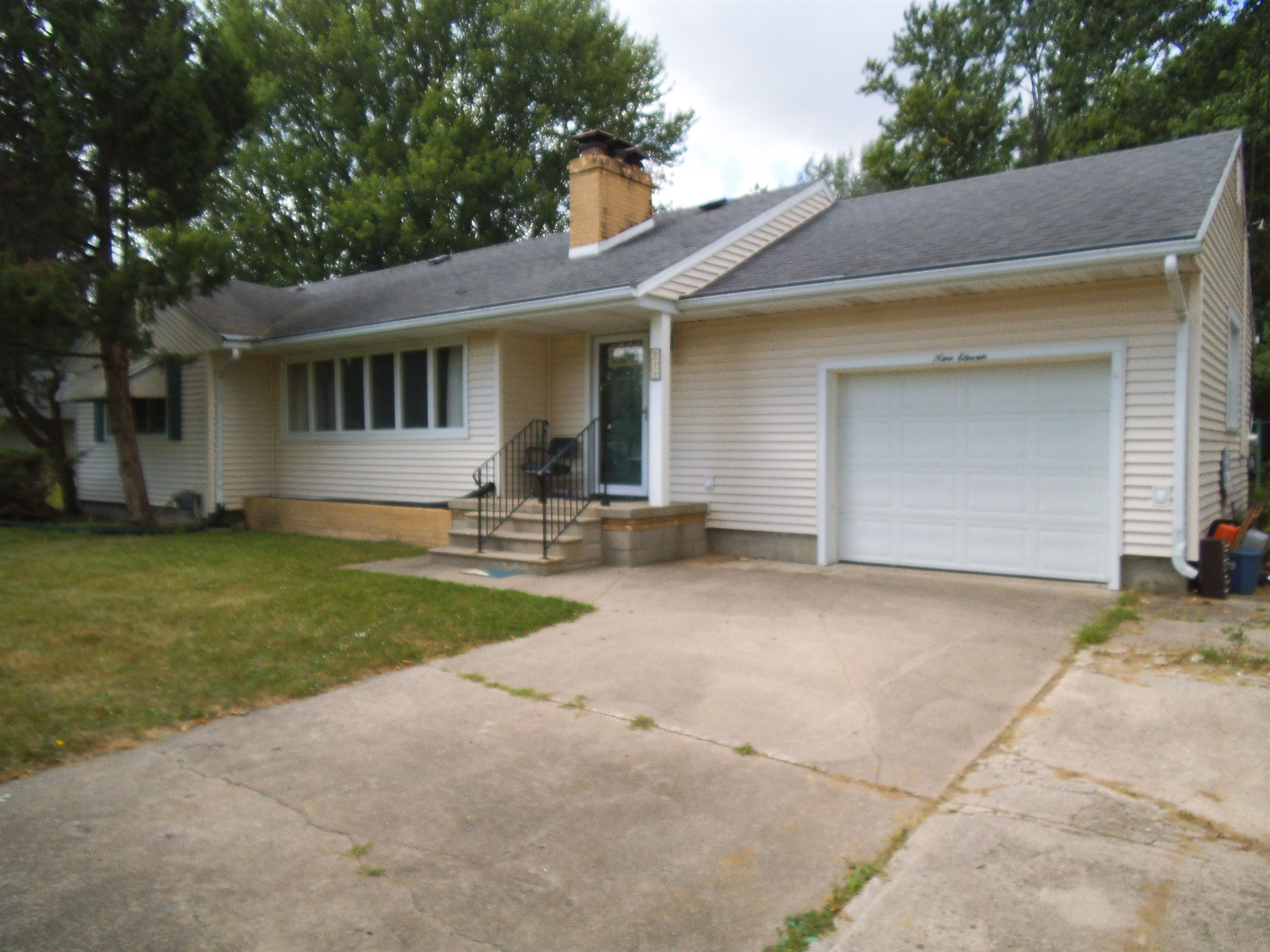 911 S Powell Road