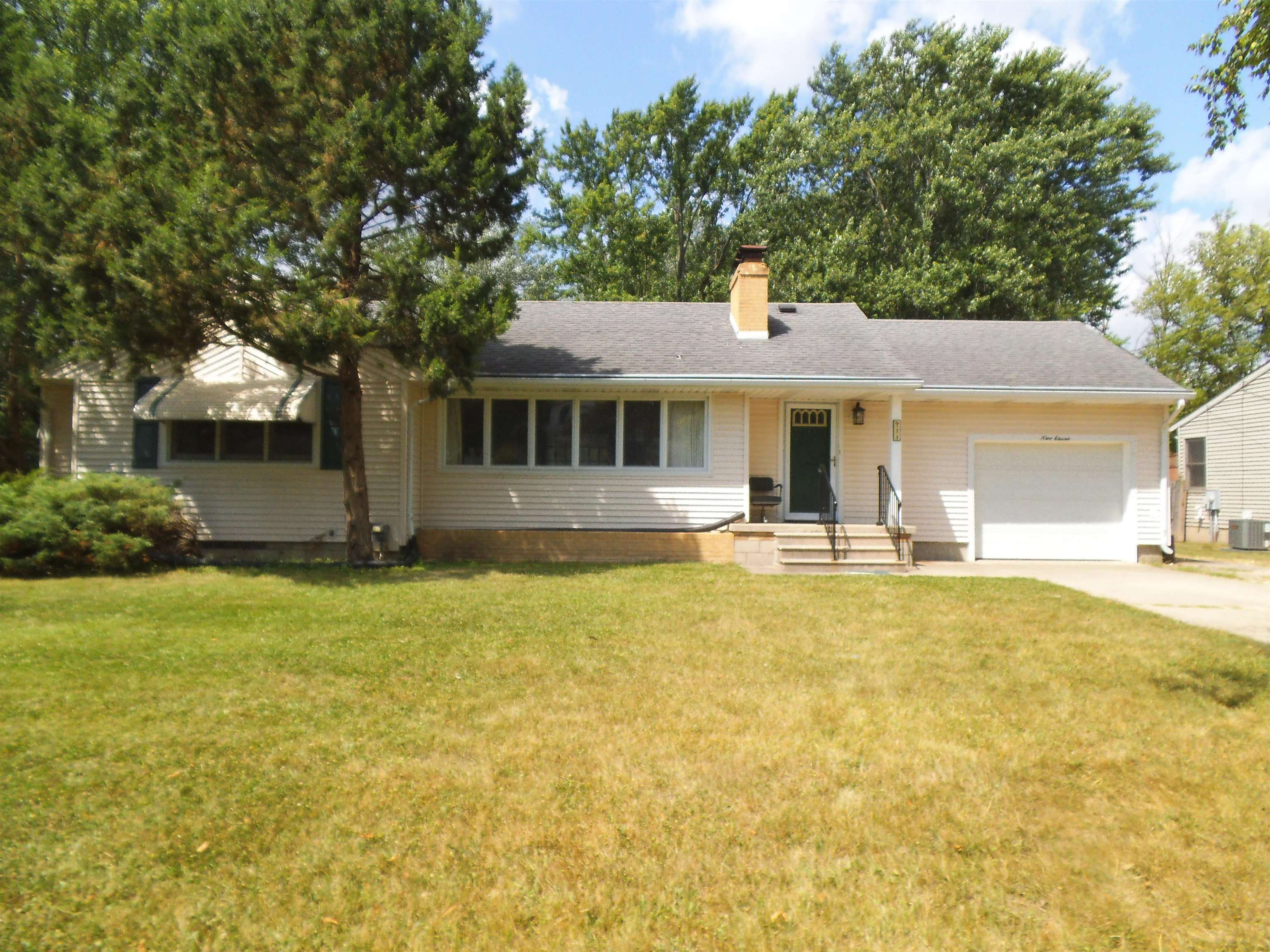 911 S Powell Road