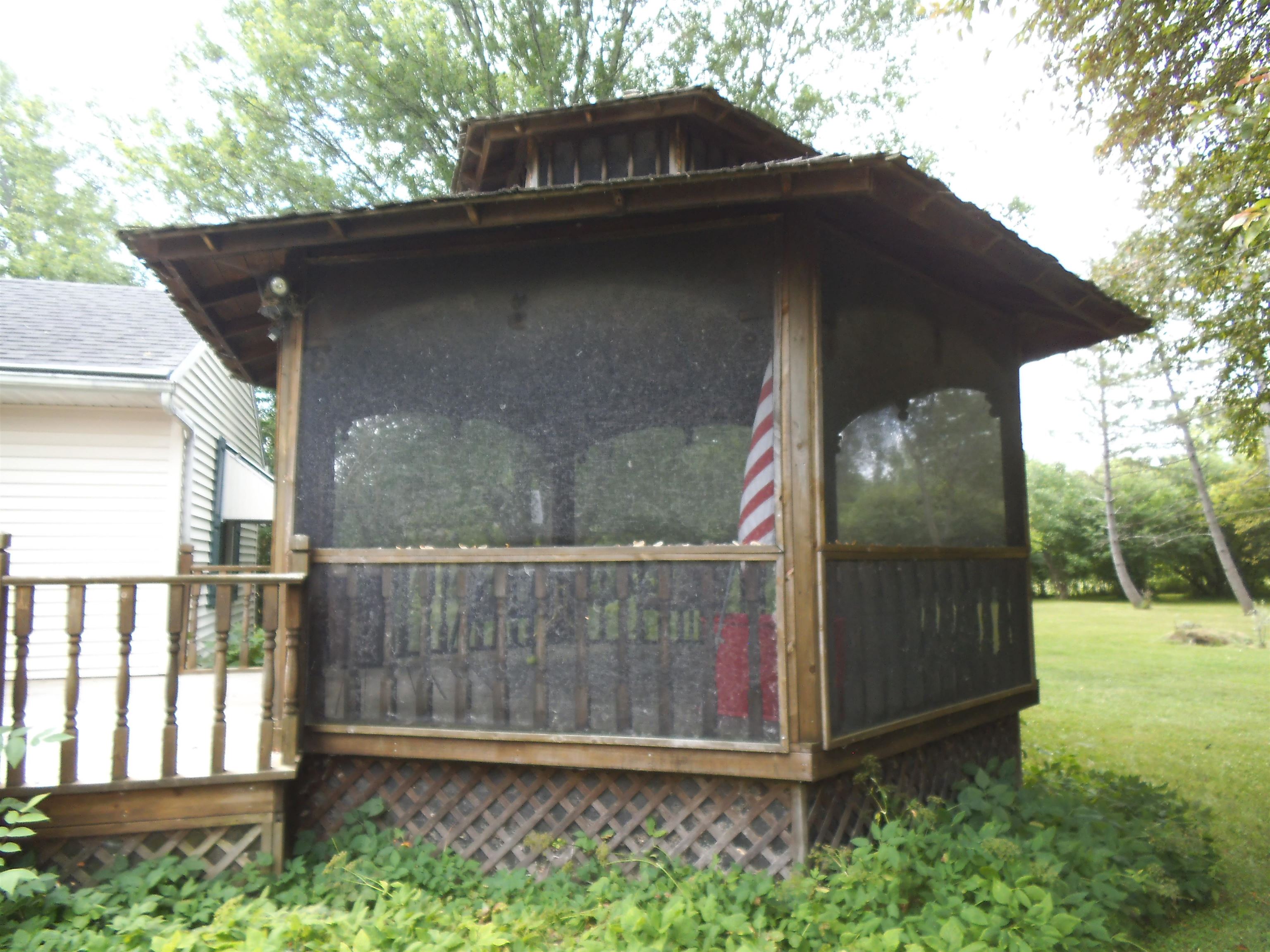 911 S Powell Road