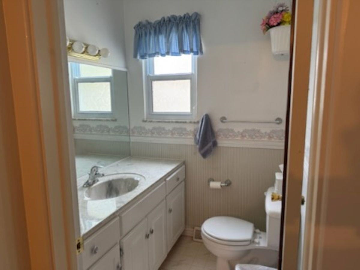 1913 N Brentwood Place