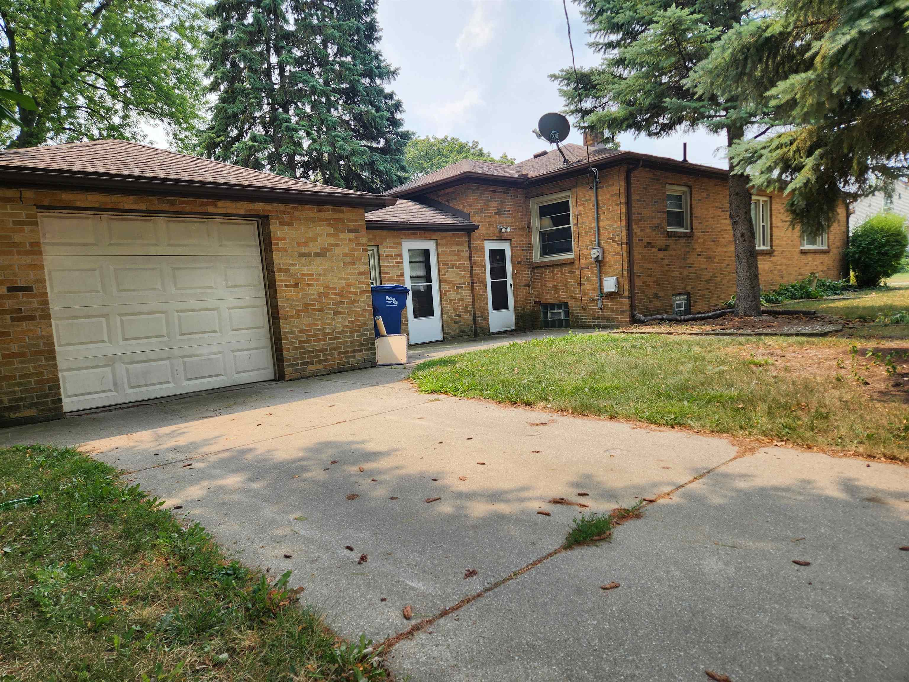 301 S Alp Street