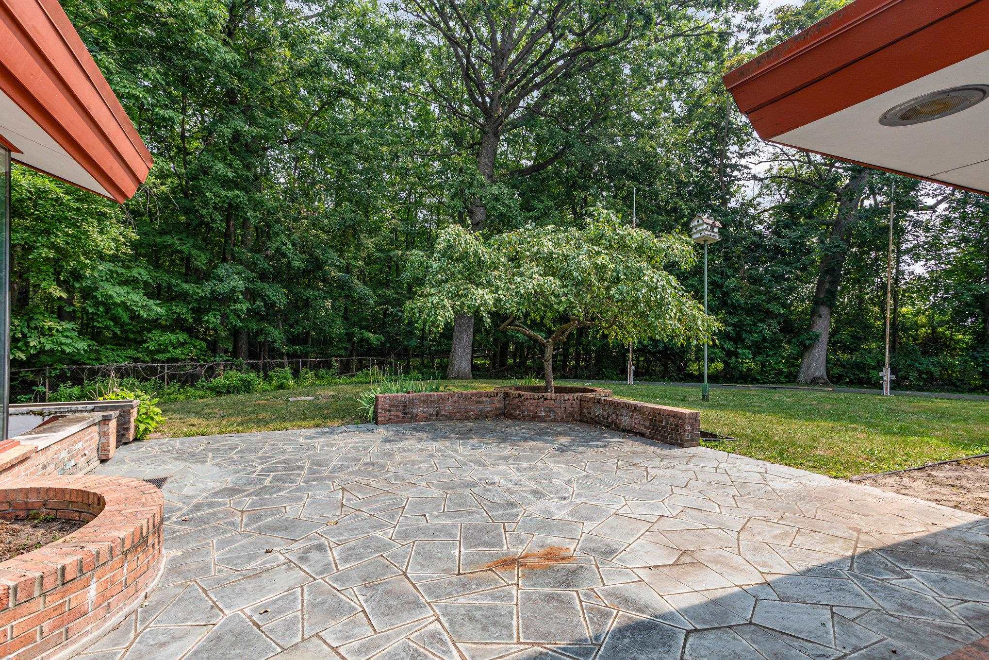 3077 Oakwood Court
