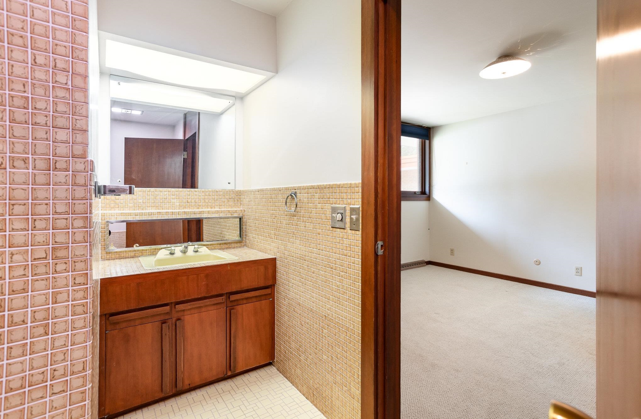 3077 Oakwood Court