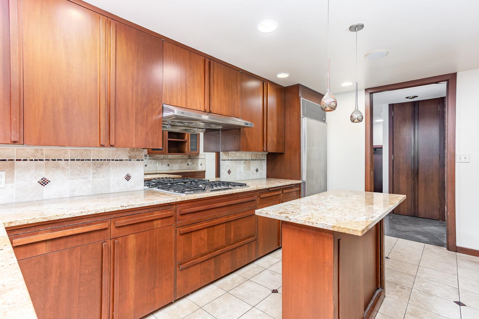 3077 Oakwood Court