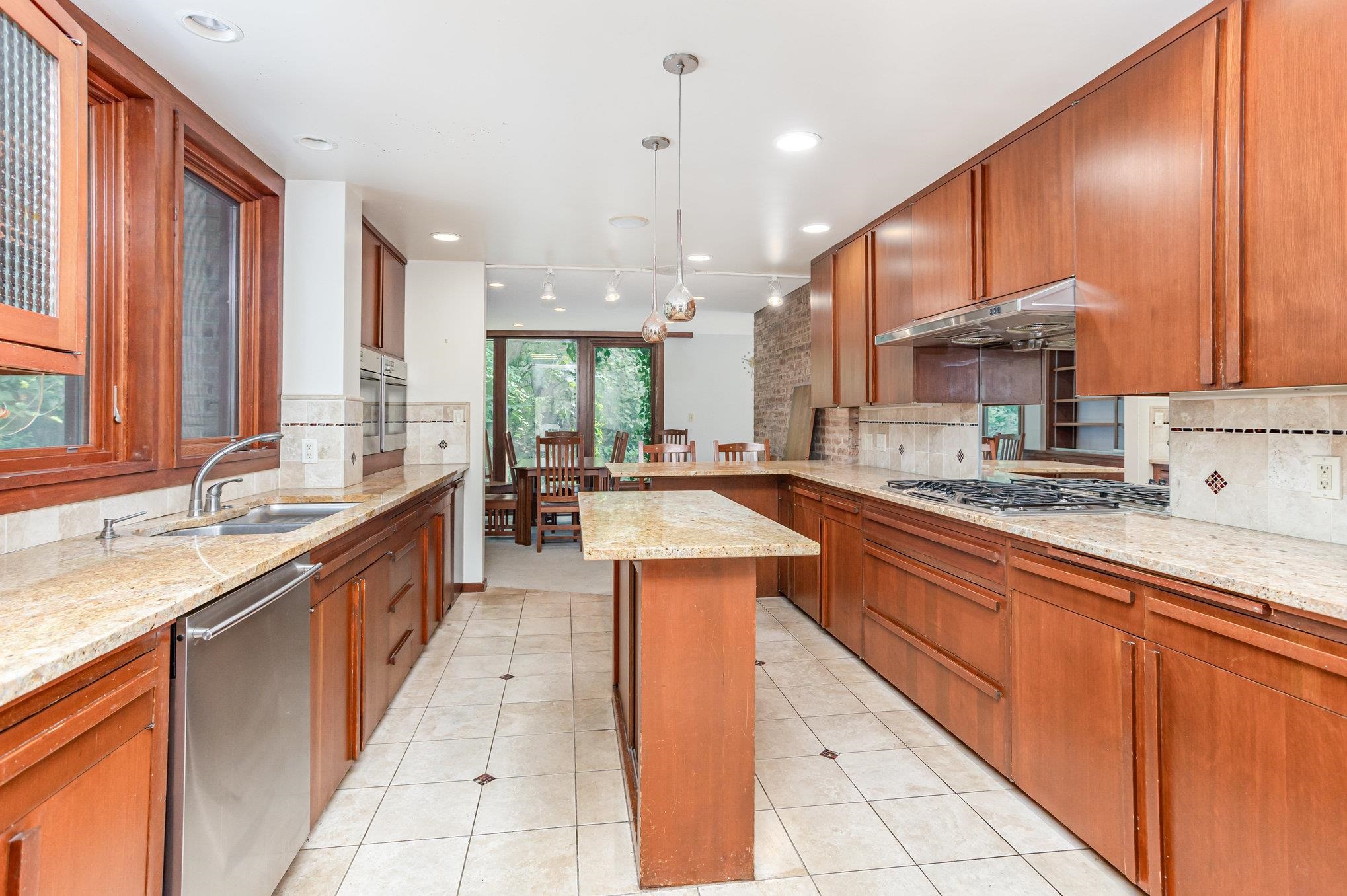 3077 Oakwood Court