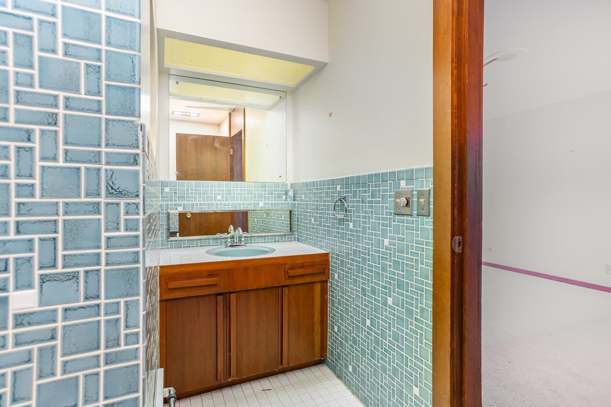 3077 Oakwood Court