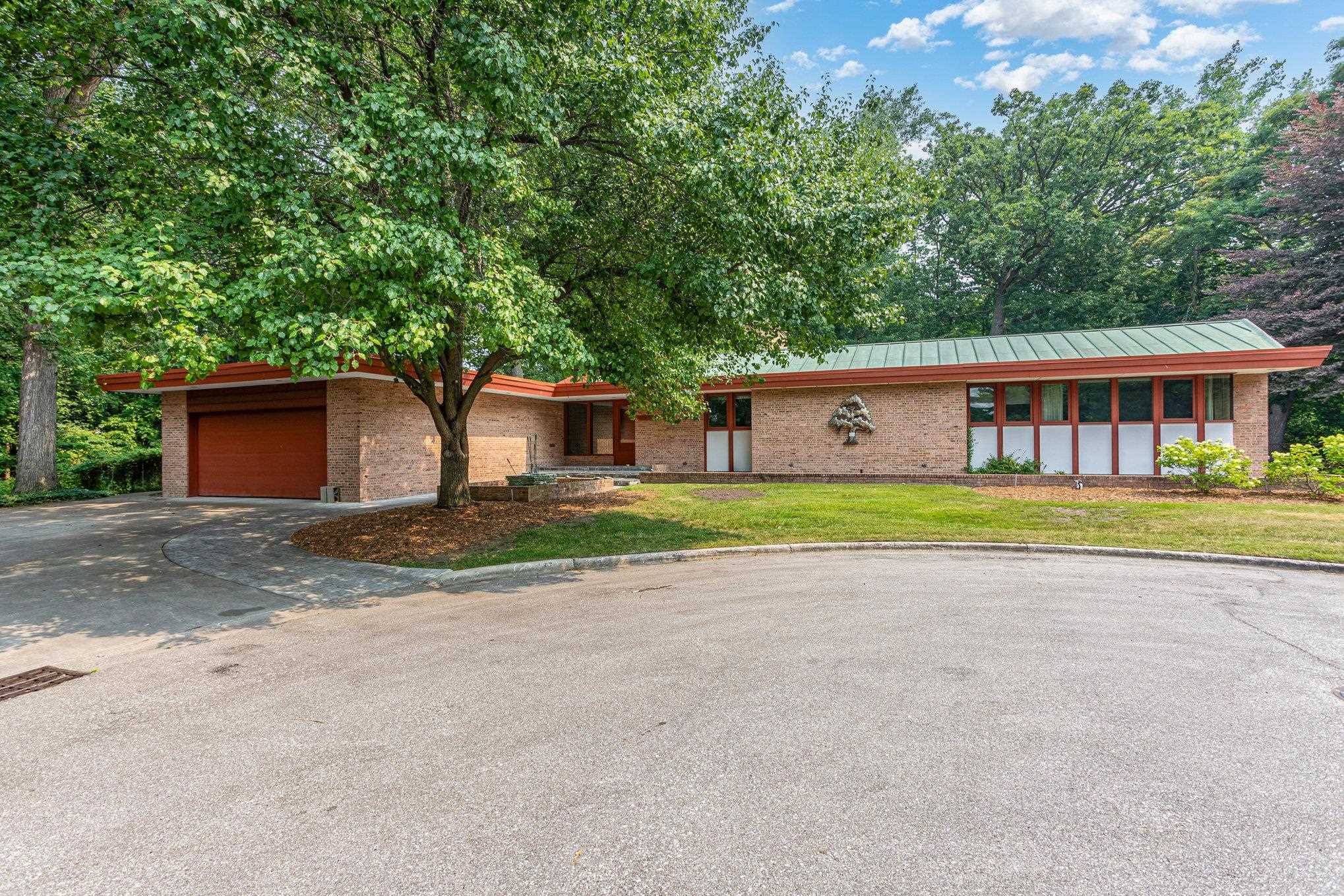 3077 Oakwood Court