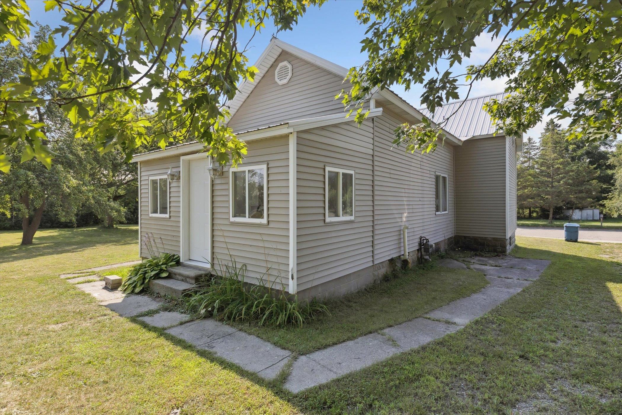228 W Beaver Street