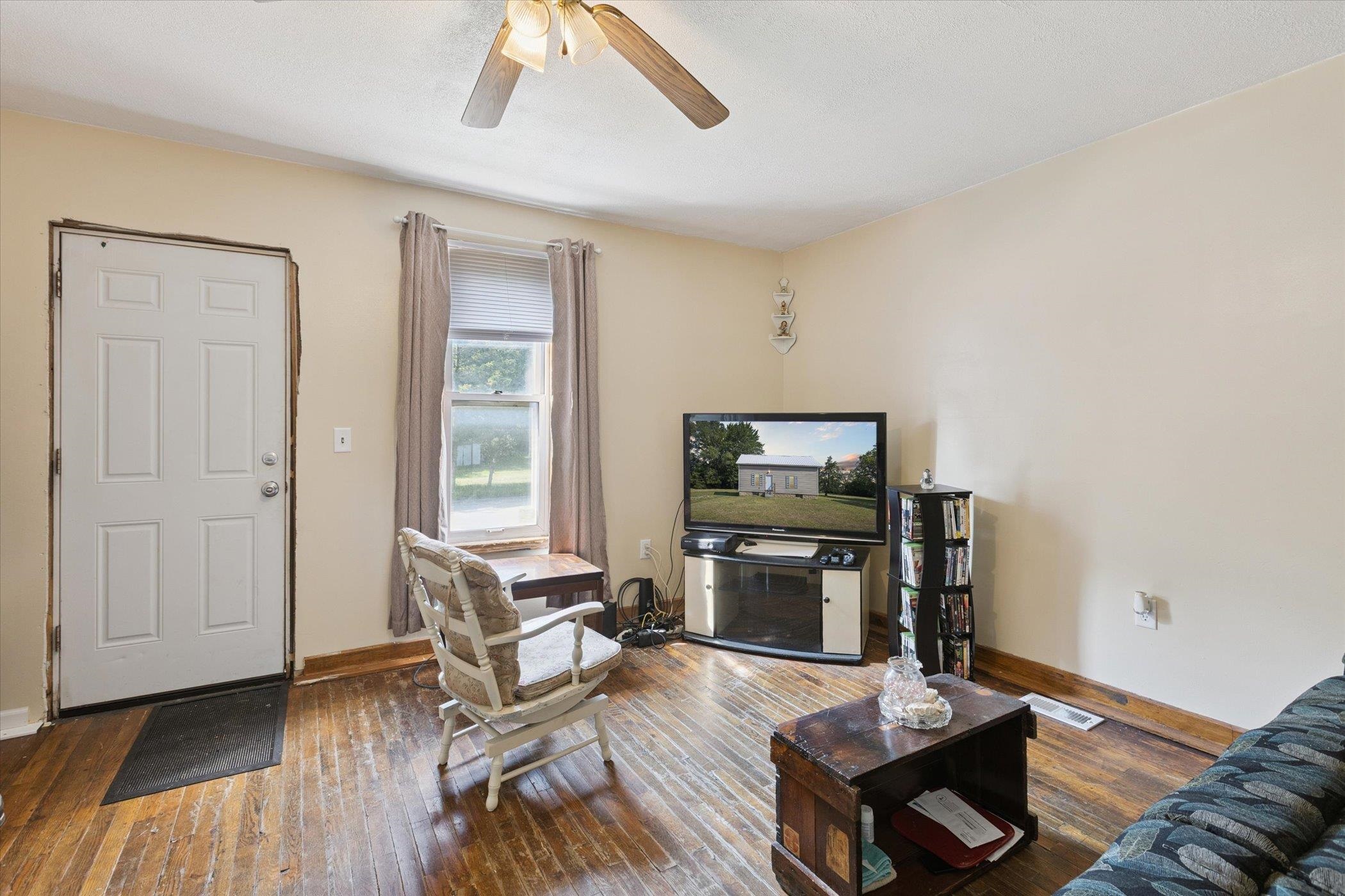 228 W Beaver Street