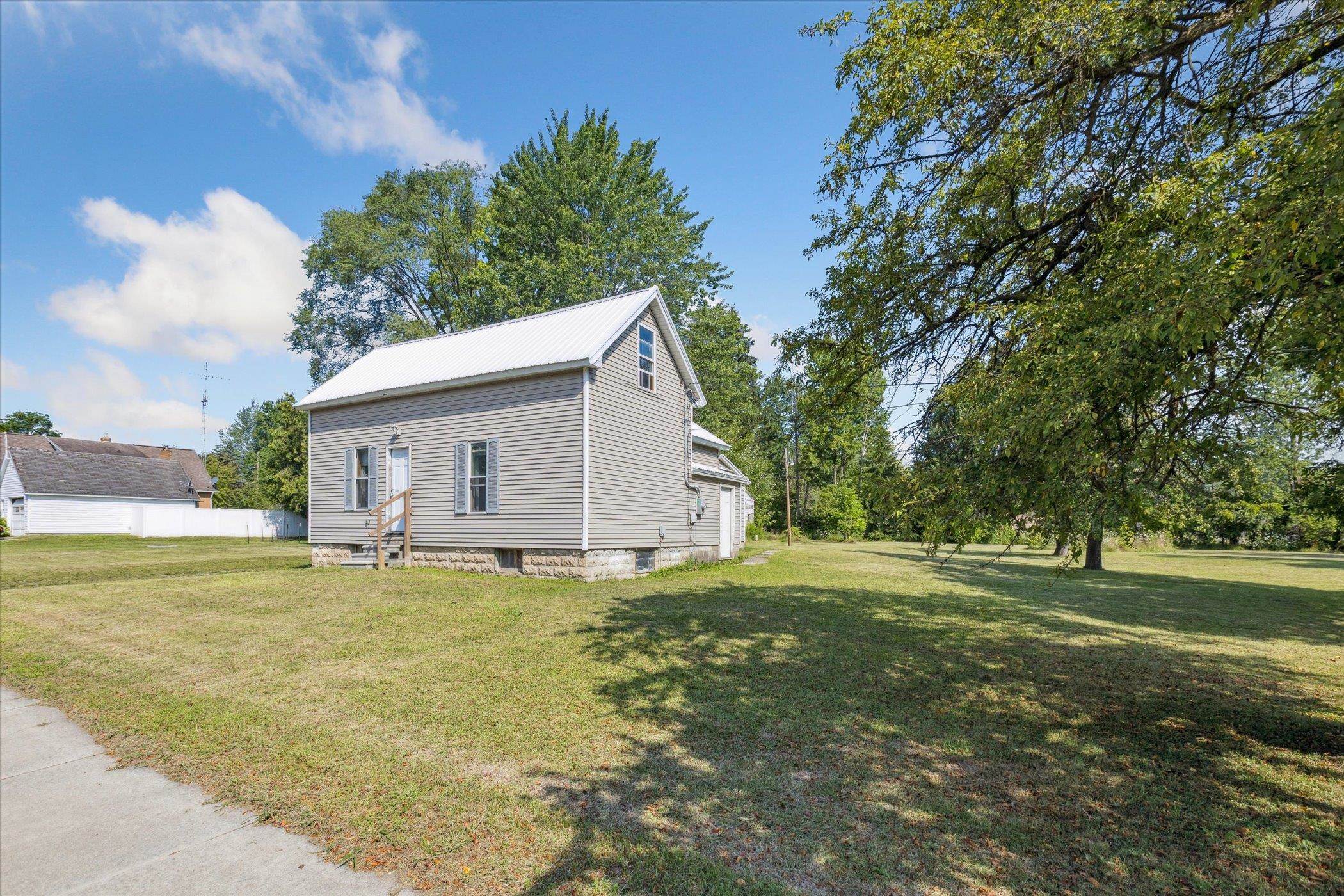 228 W Beaver Street