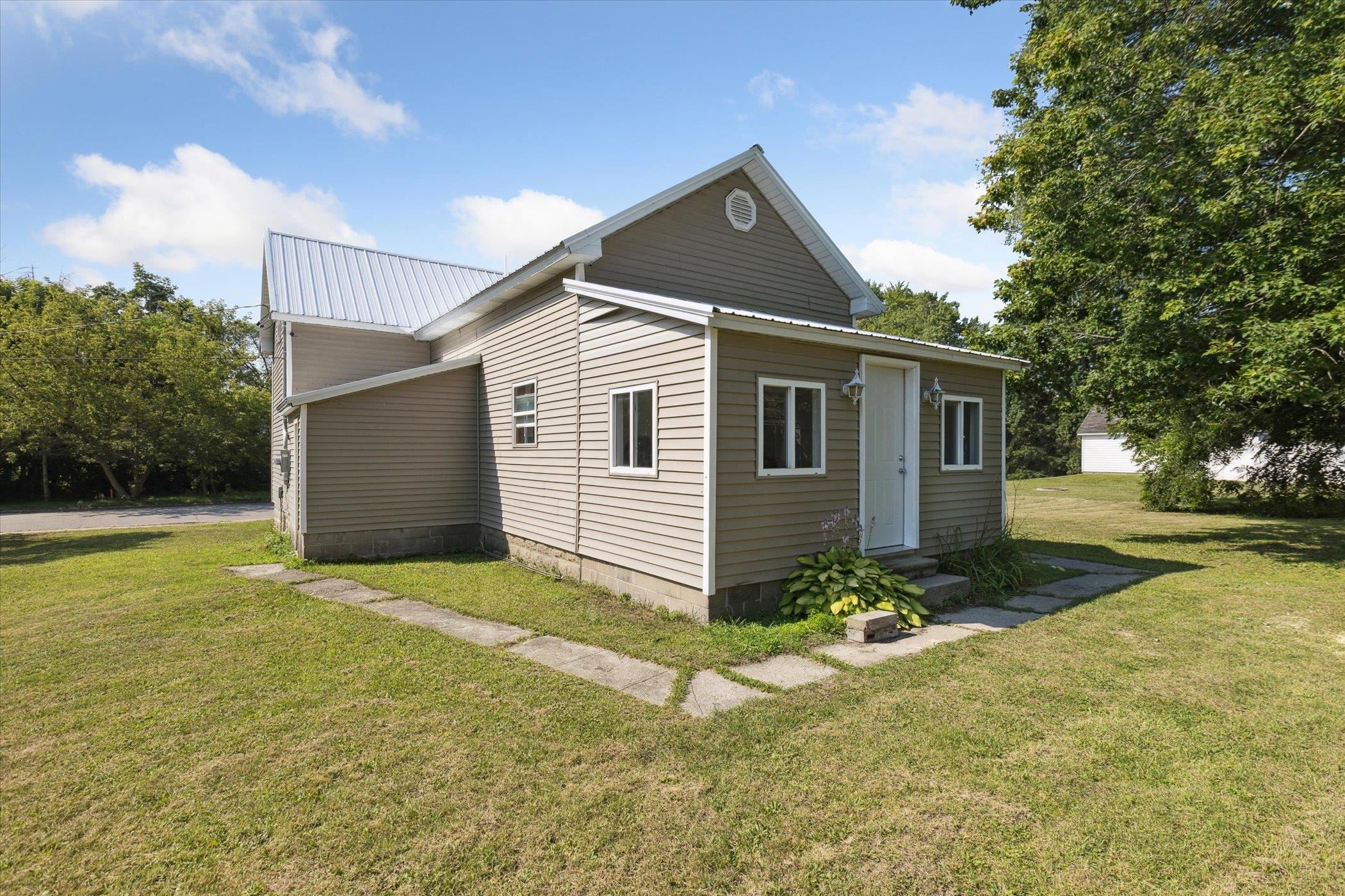 228 W Beaver Street