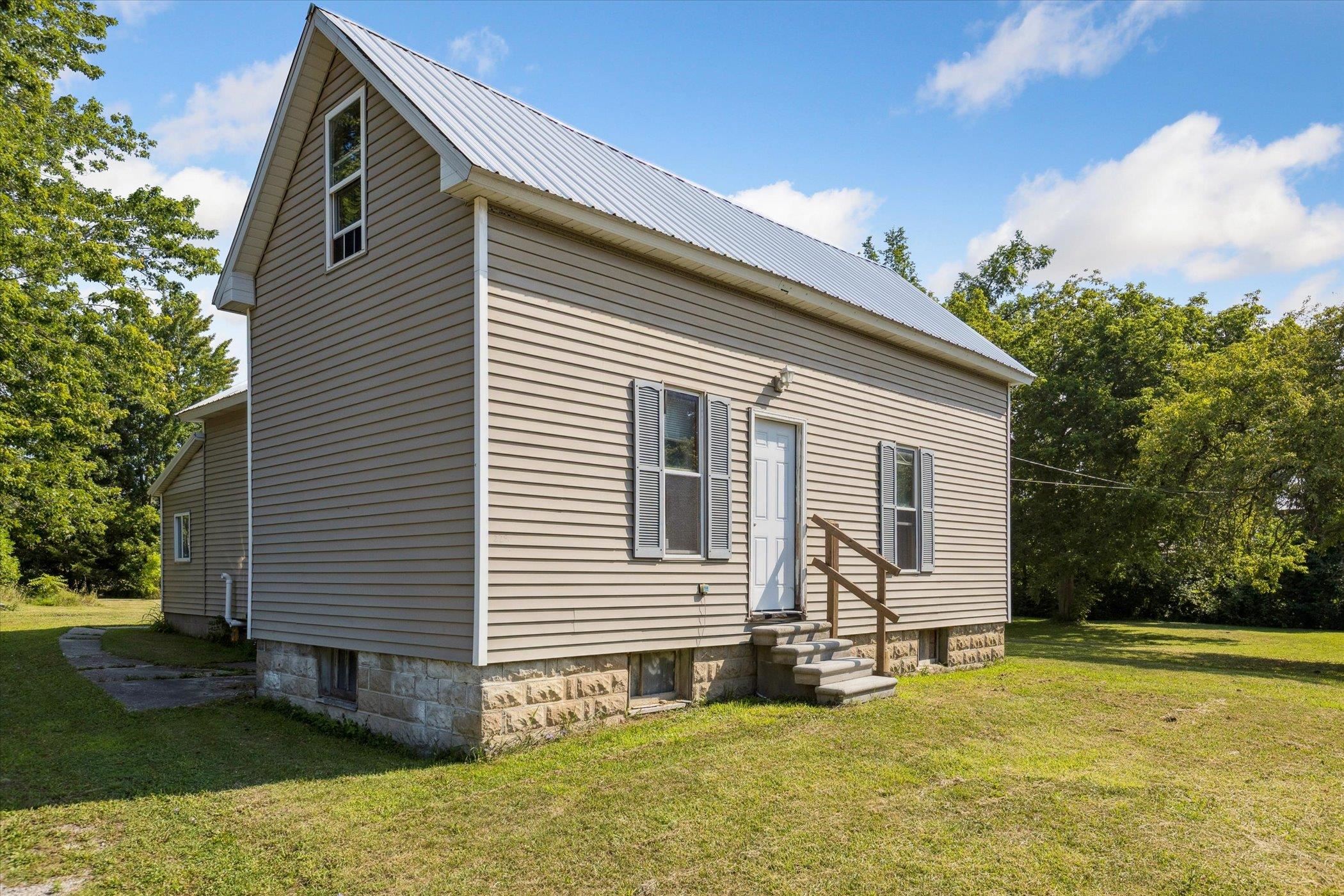 228 W Beaver Street