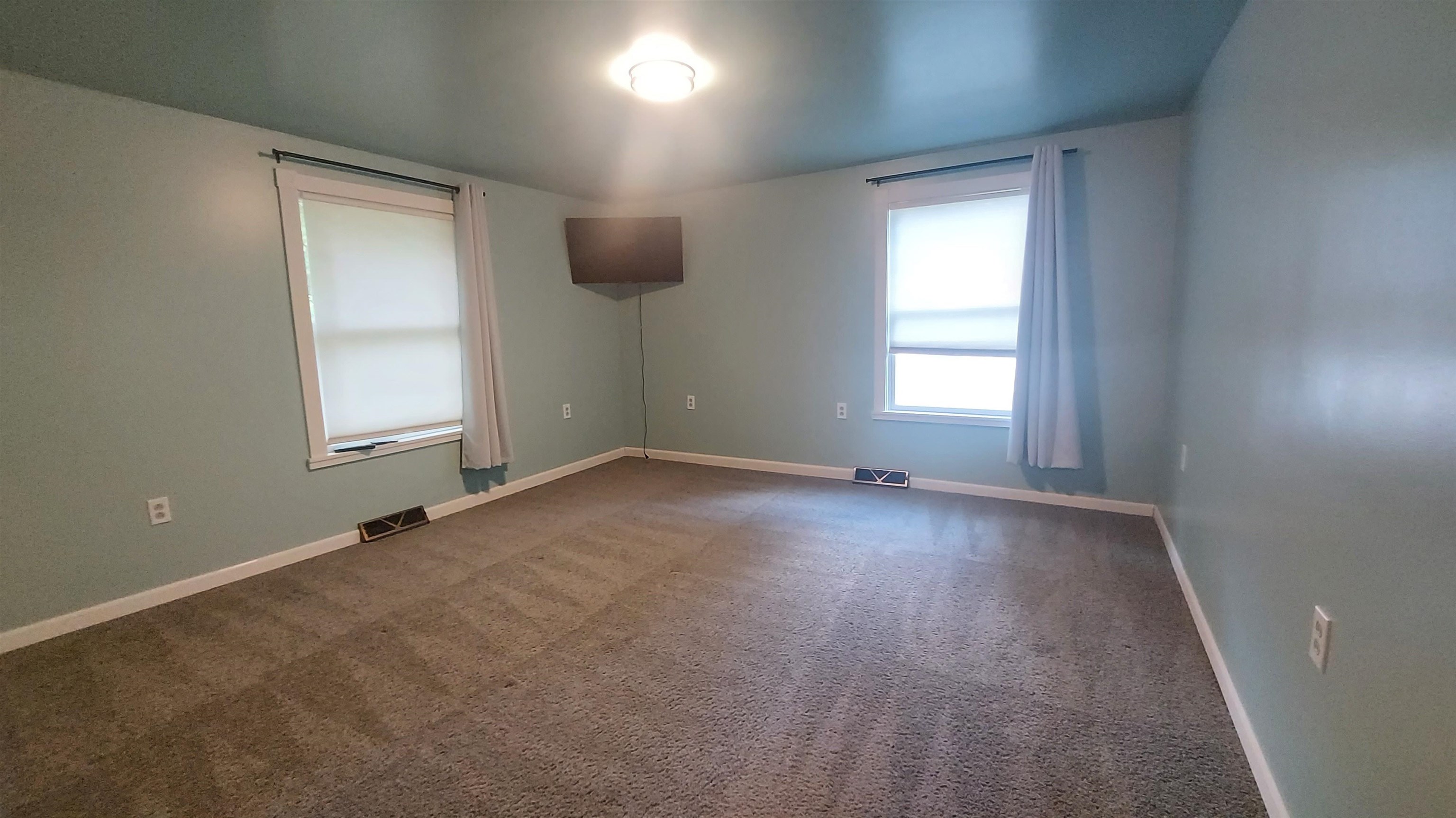 91 W Gilford Road