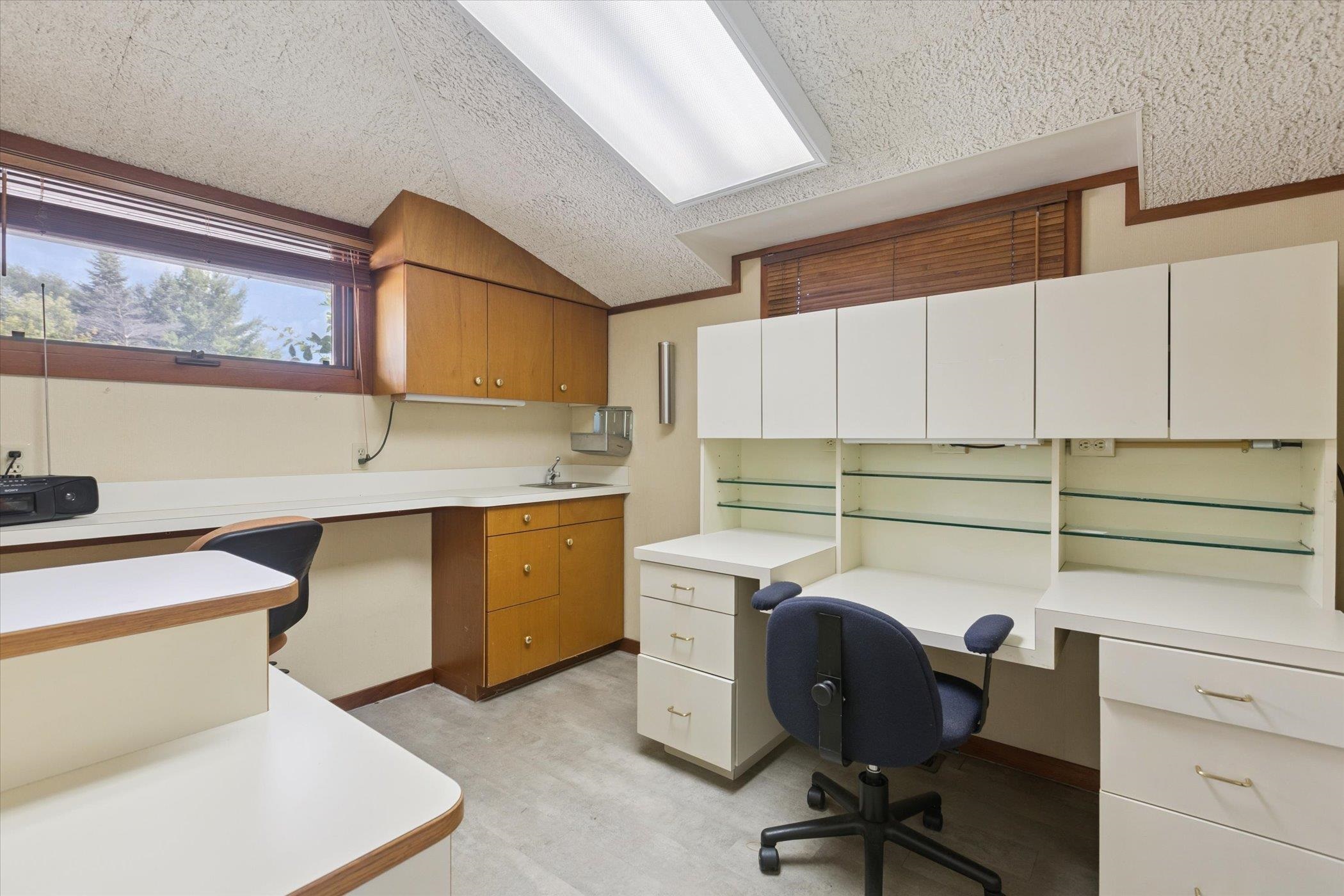 1003 Mulholland Street