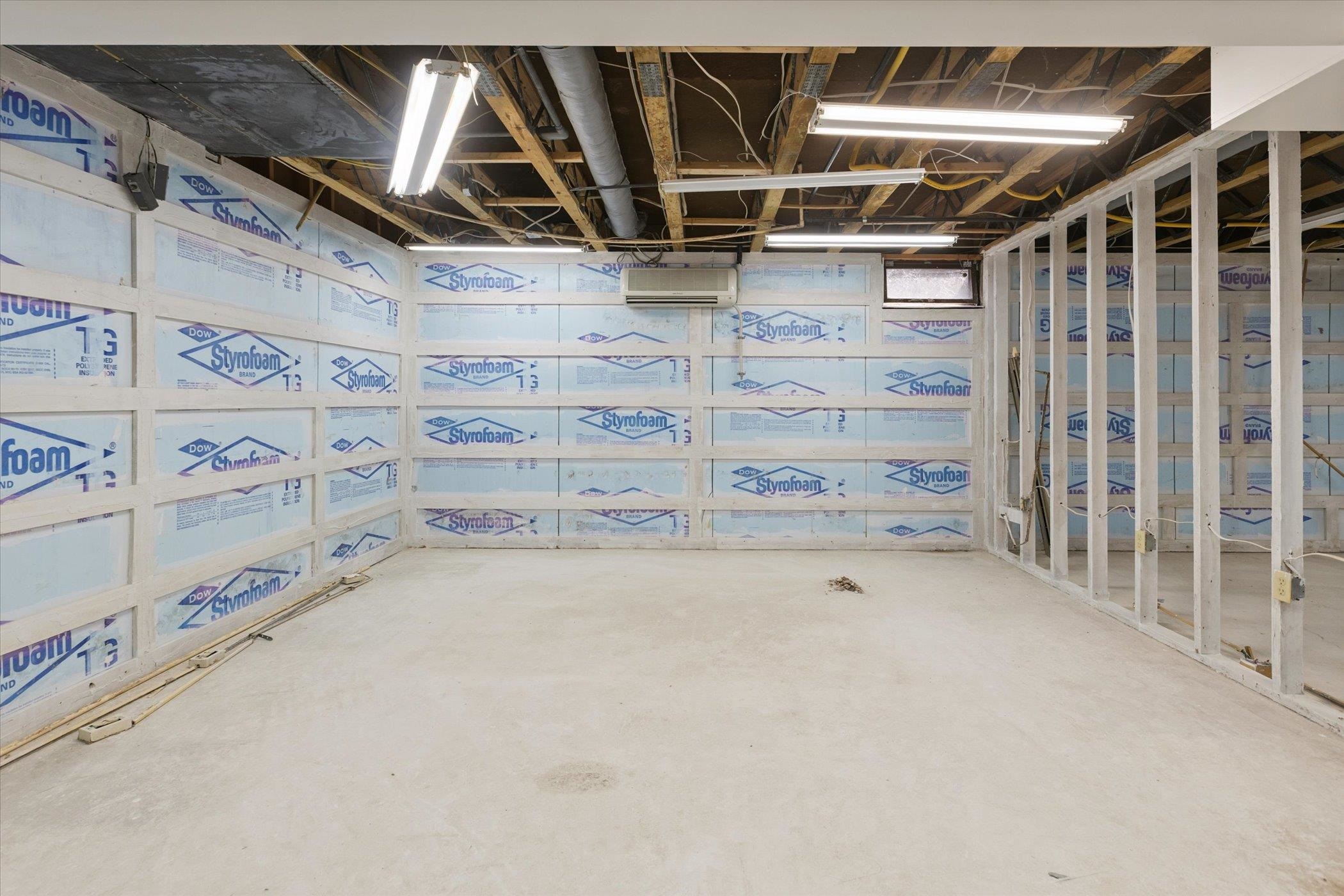 1003 Mulholland Street