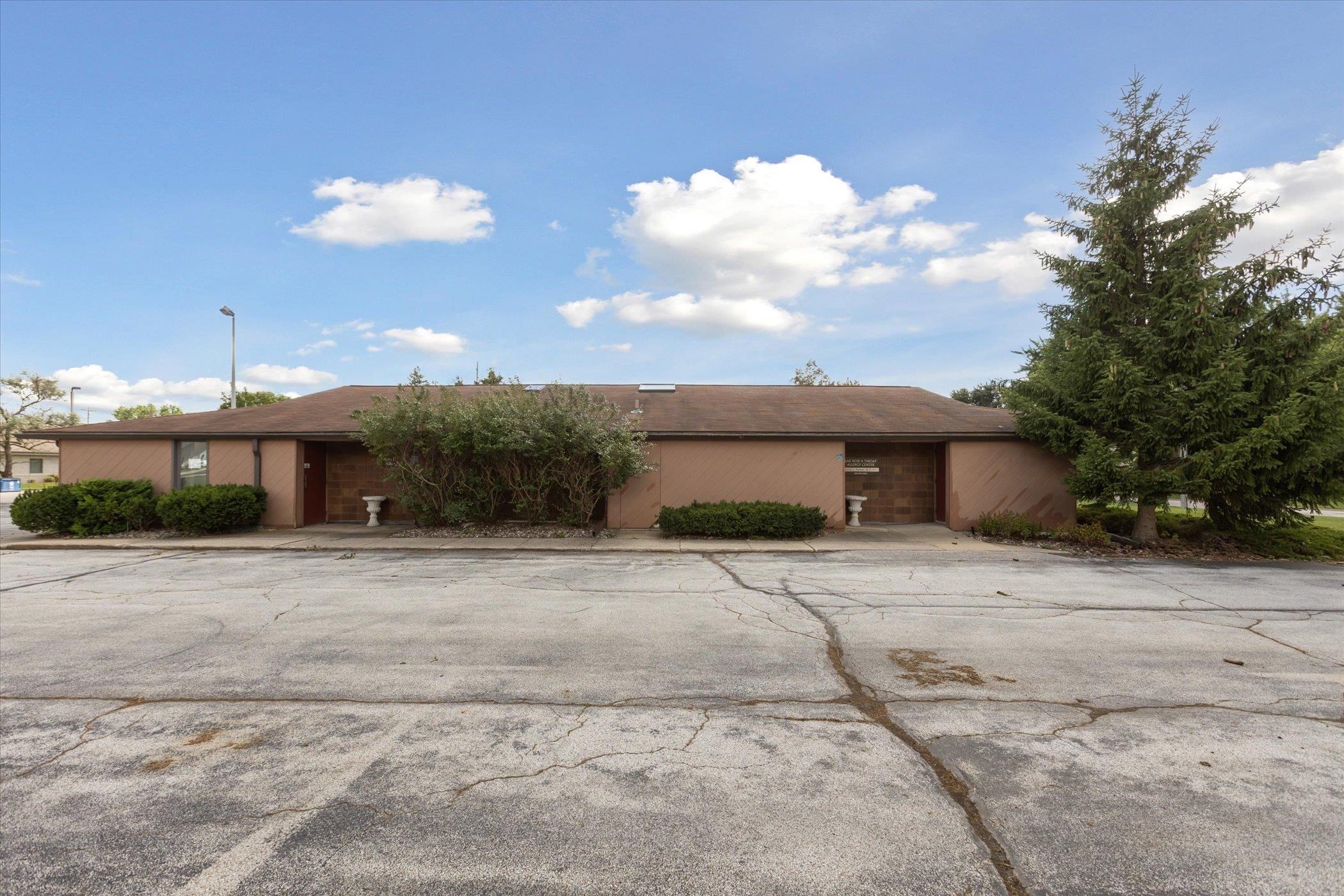 1003 Mulholland Street