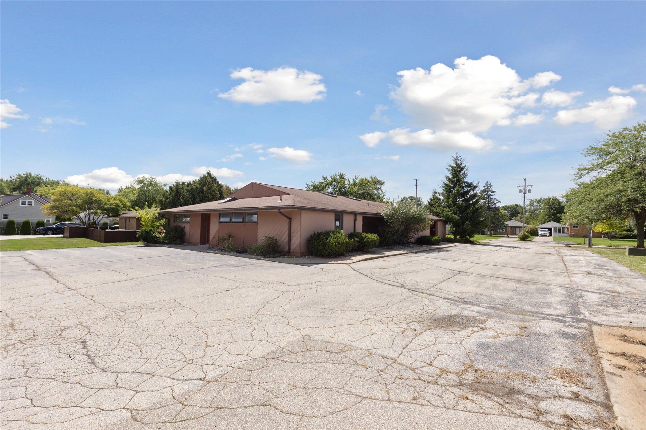 1003 Mulholland Street