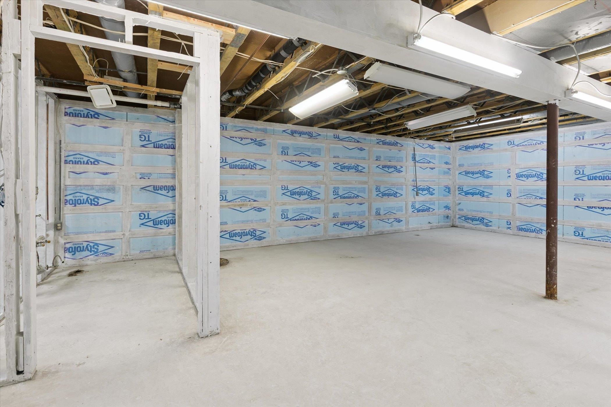 1003 Mulholland Street