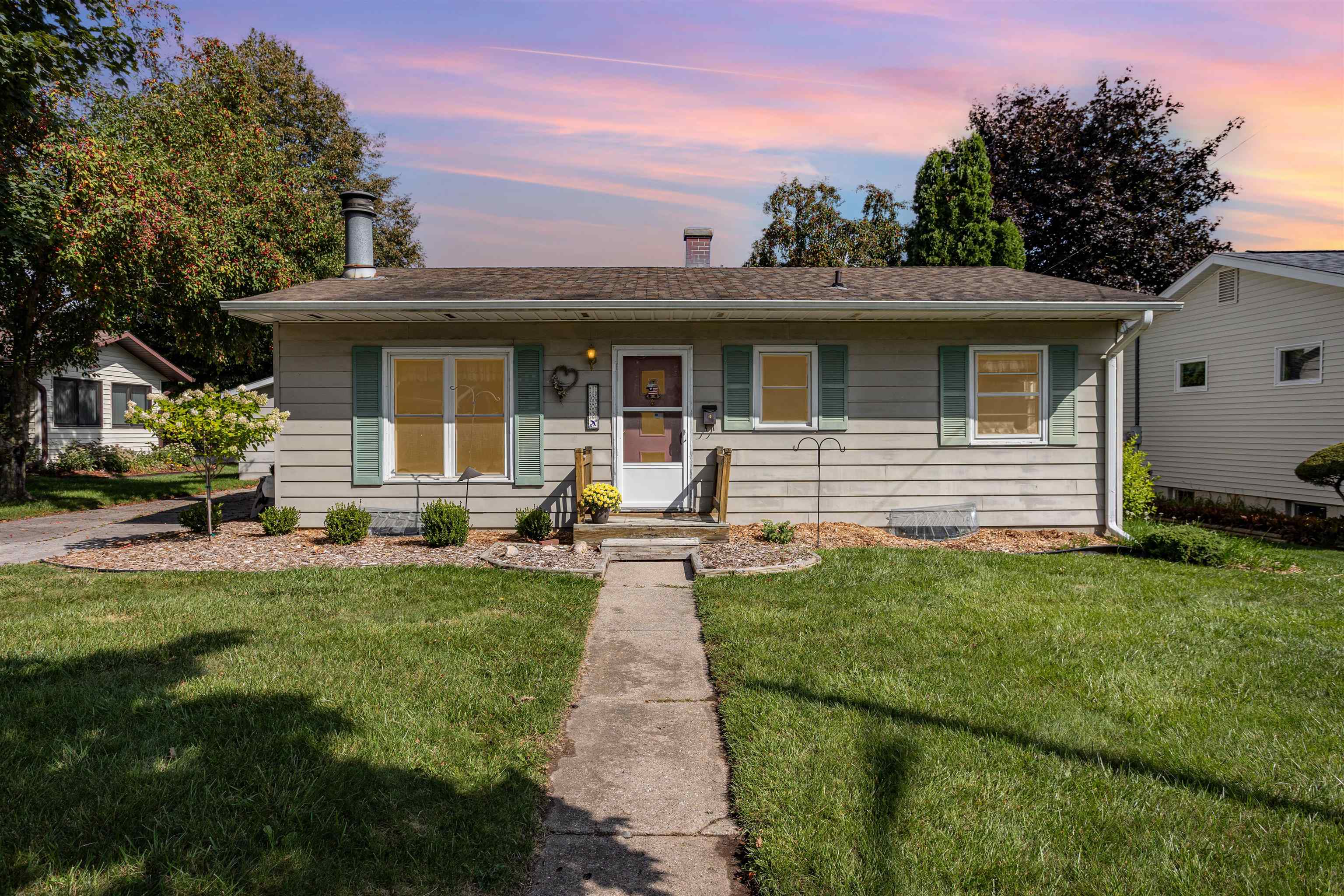 1002 Iowa Street