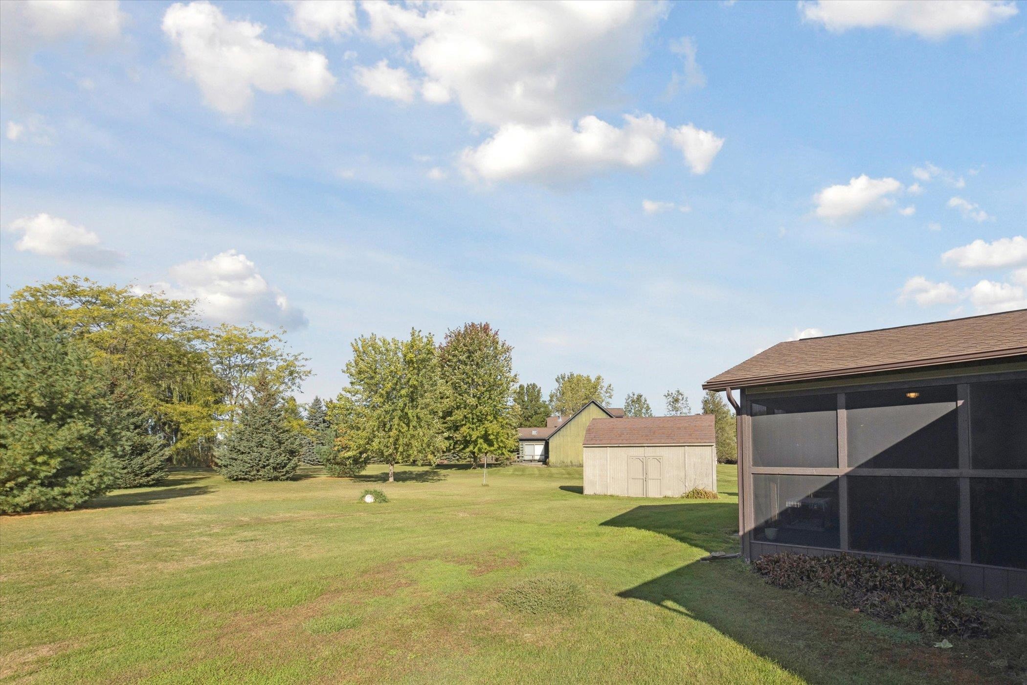 2218 S 9 Mile Road