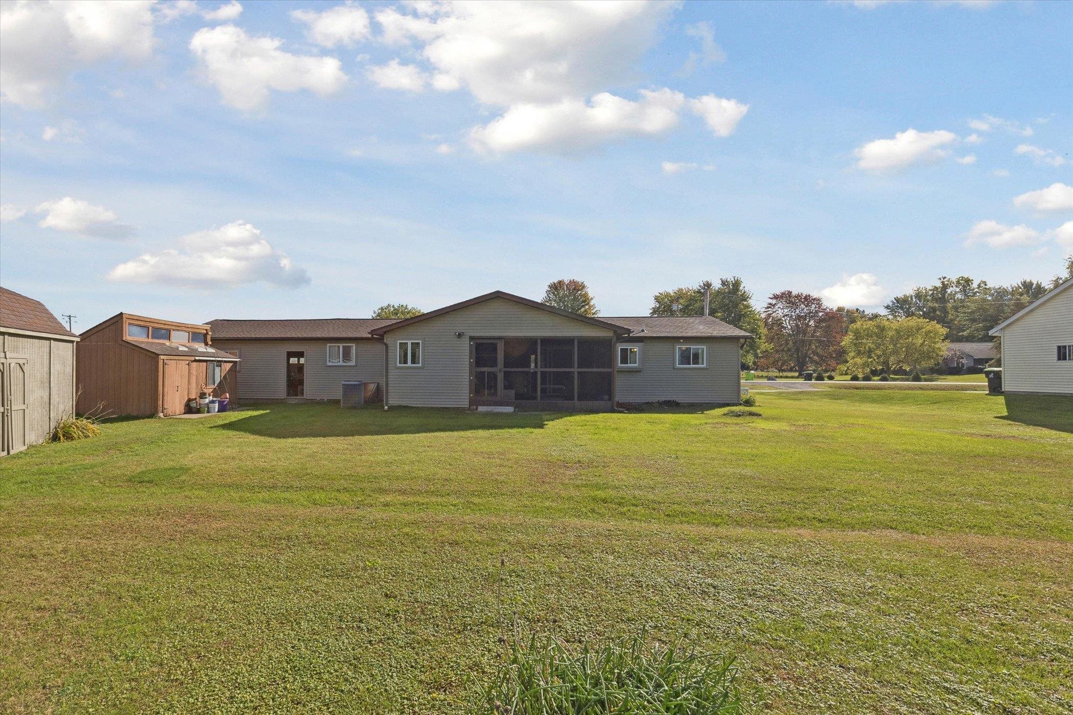 2218 S 9 Mile Road
