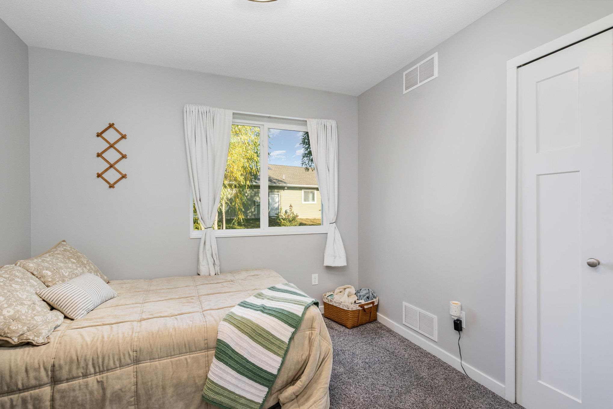 233 Lakeview Court