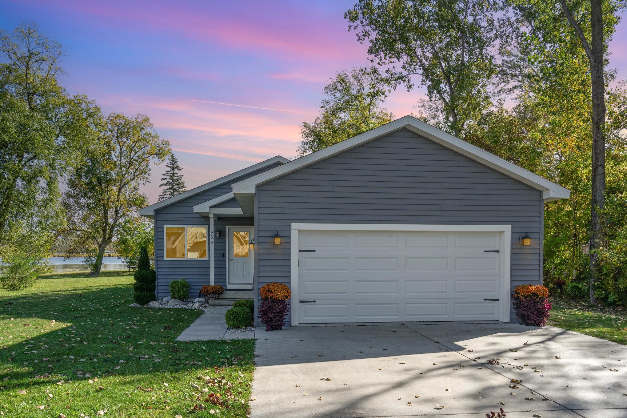 233 Lakeview Court