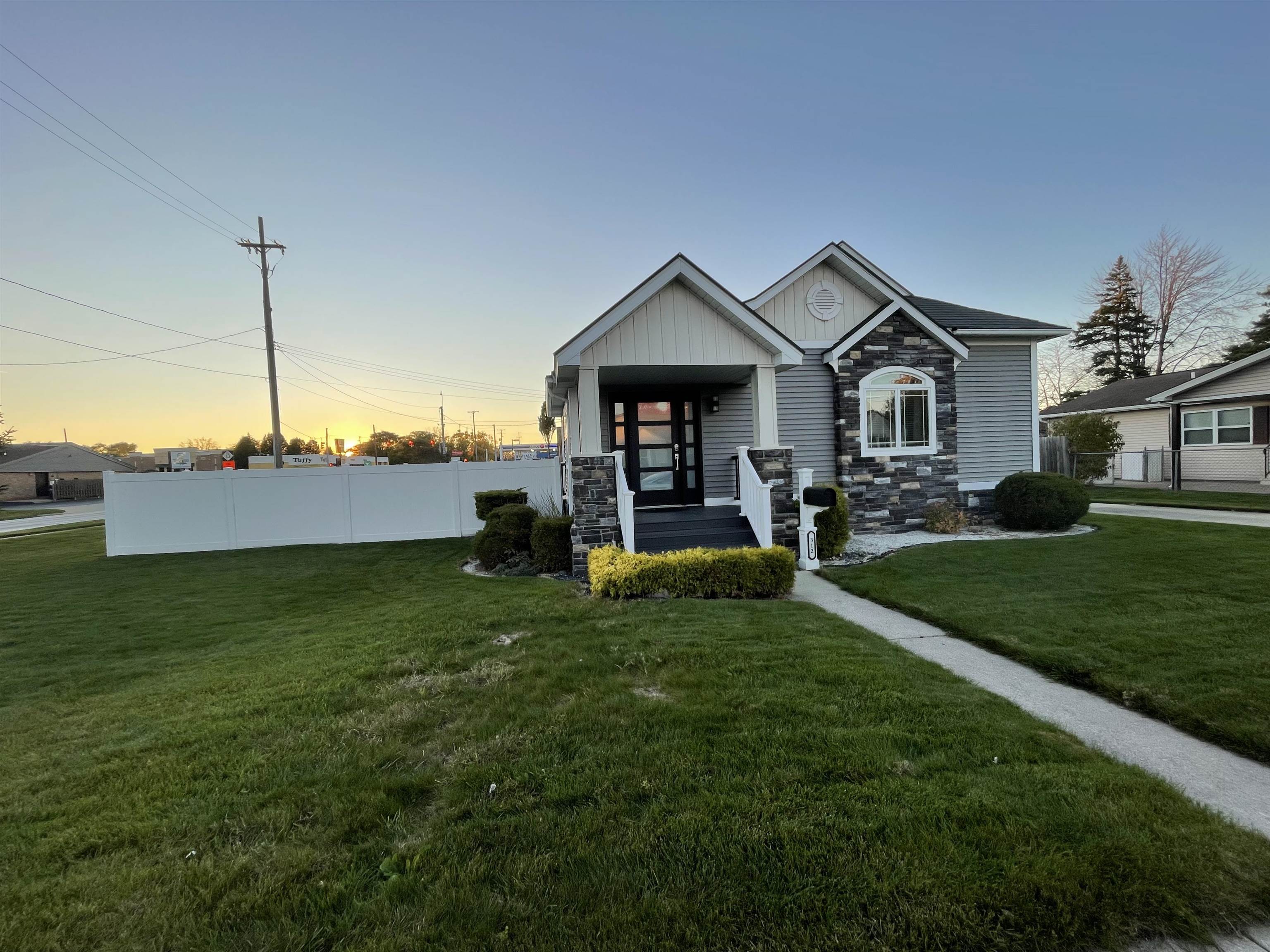 312 S Barclay Street