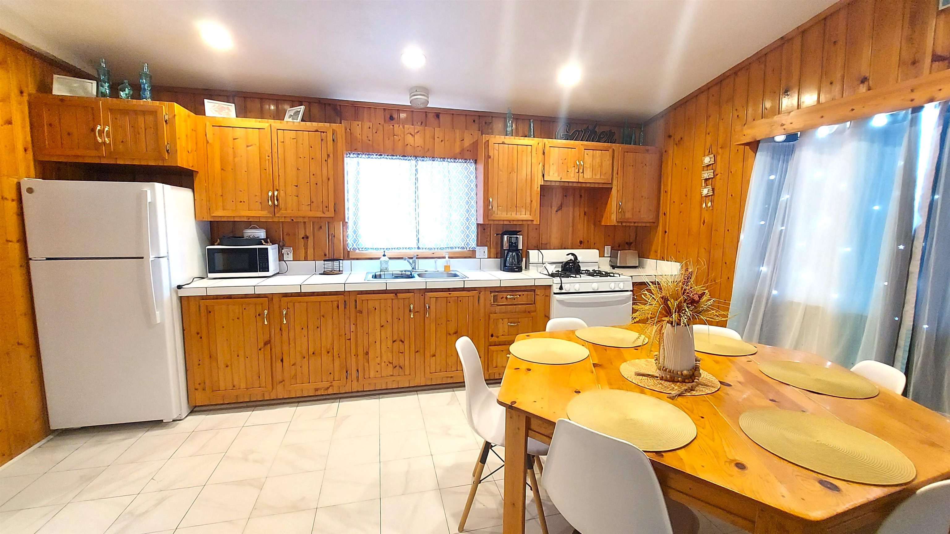 2530 N US-23 Highway