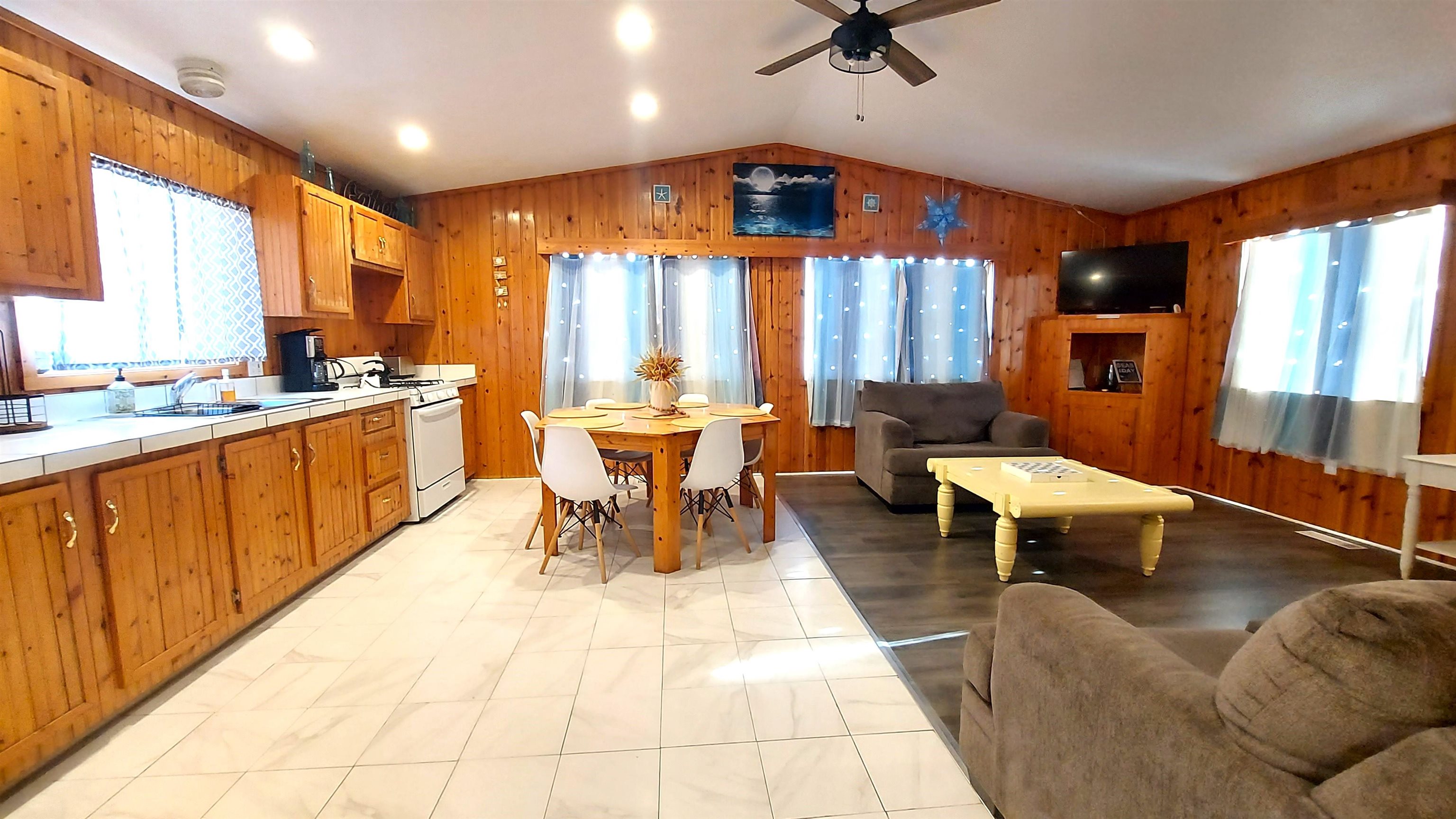 2530 N US-23 Highway