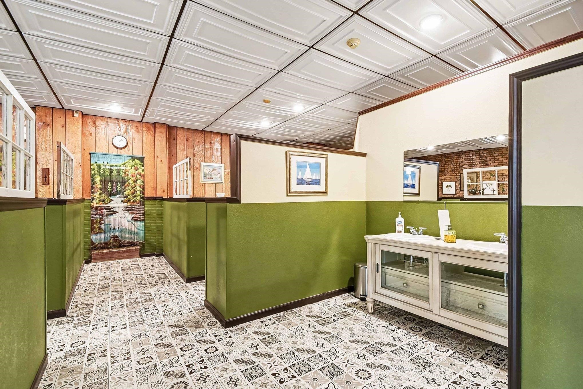 804 S Farragut Street