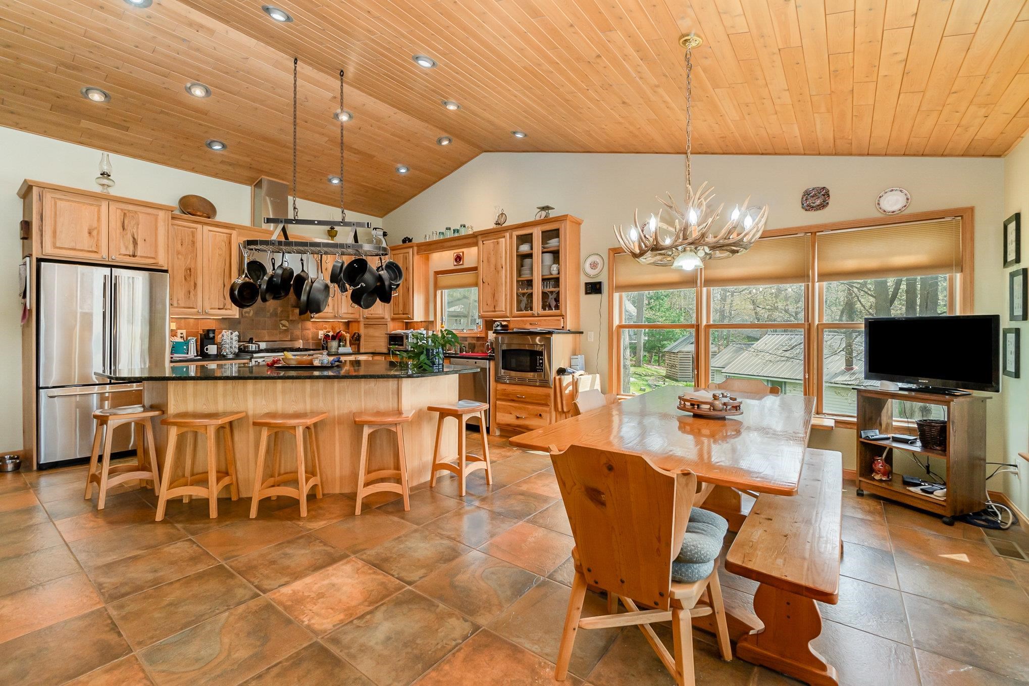 1218 Headquarters Road