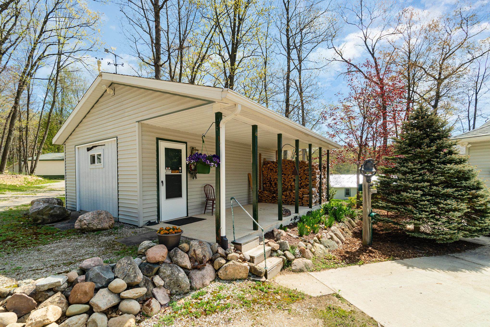 1218 Headquarters Road