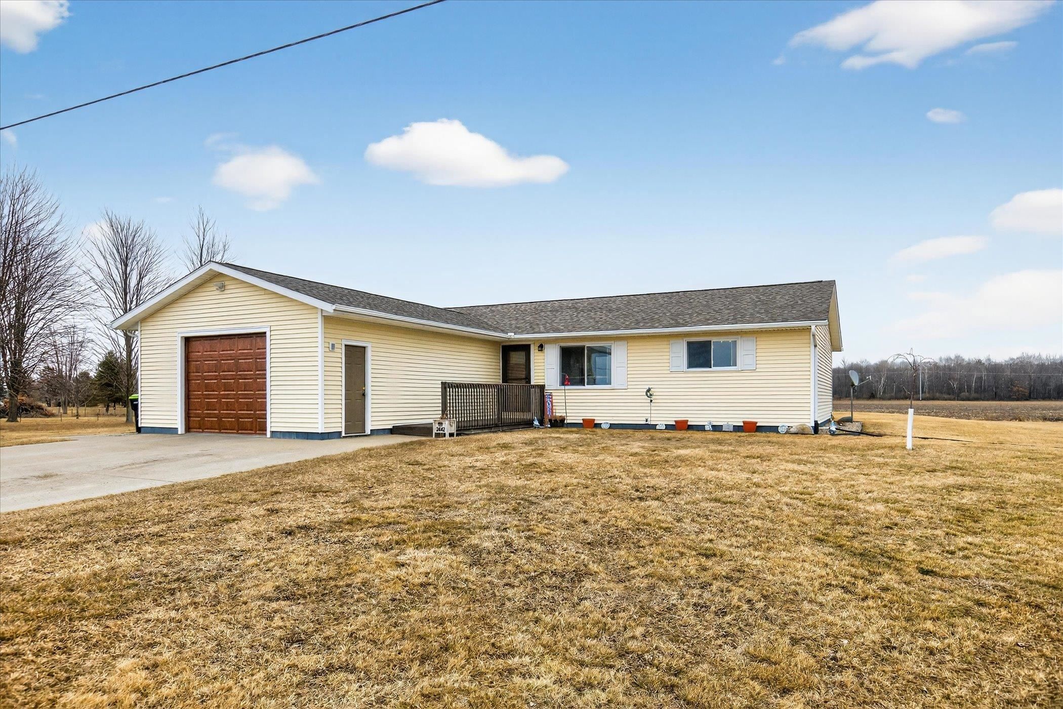 2442 N Mackinaw Road