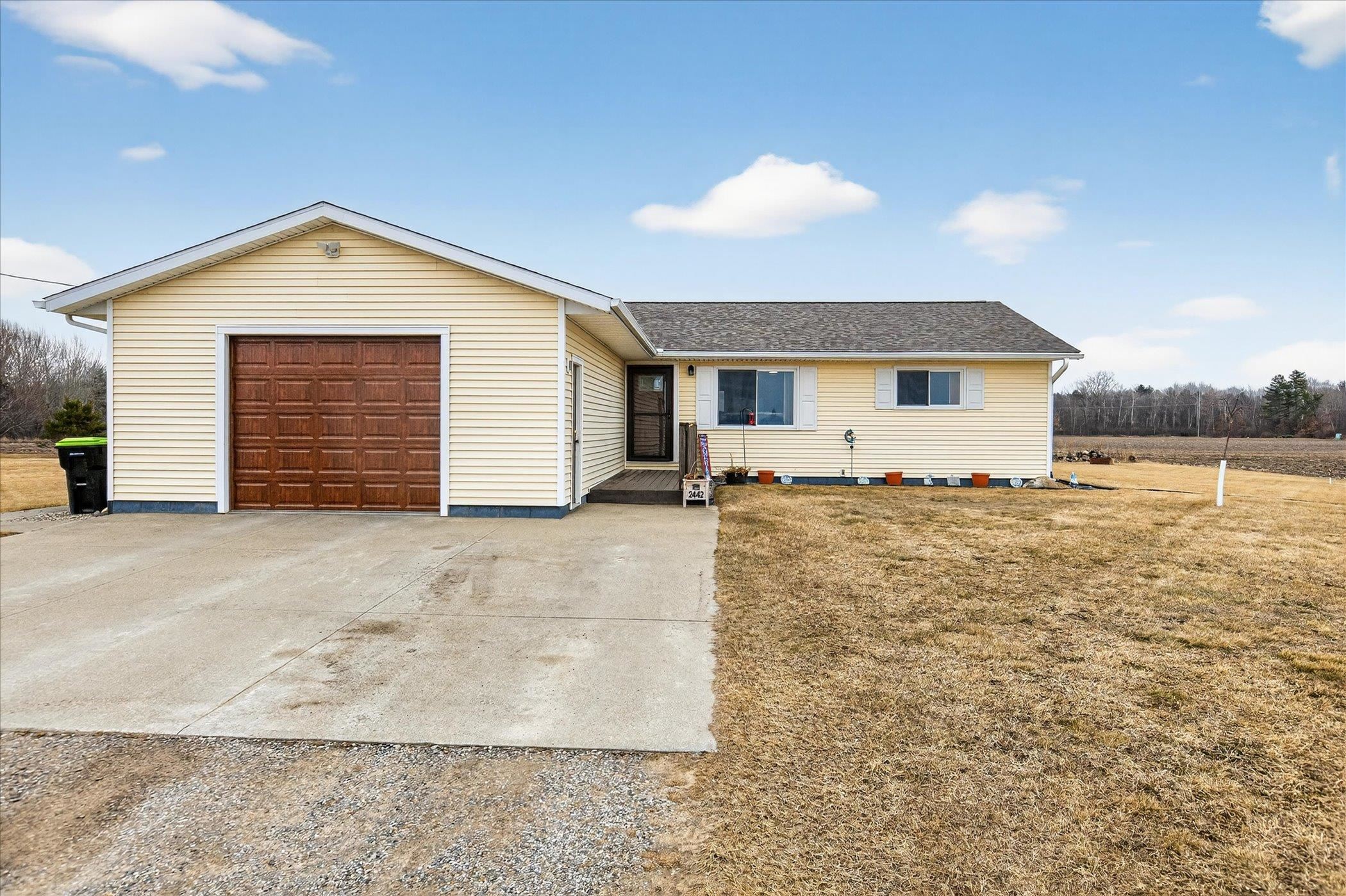 2442 N Mackinaw Road