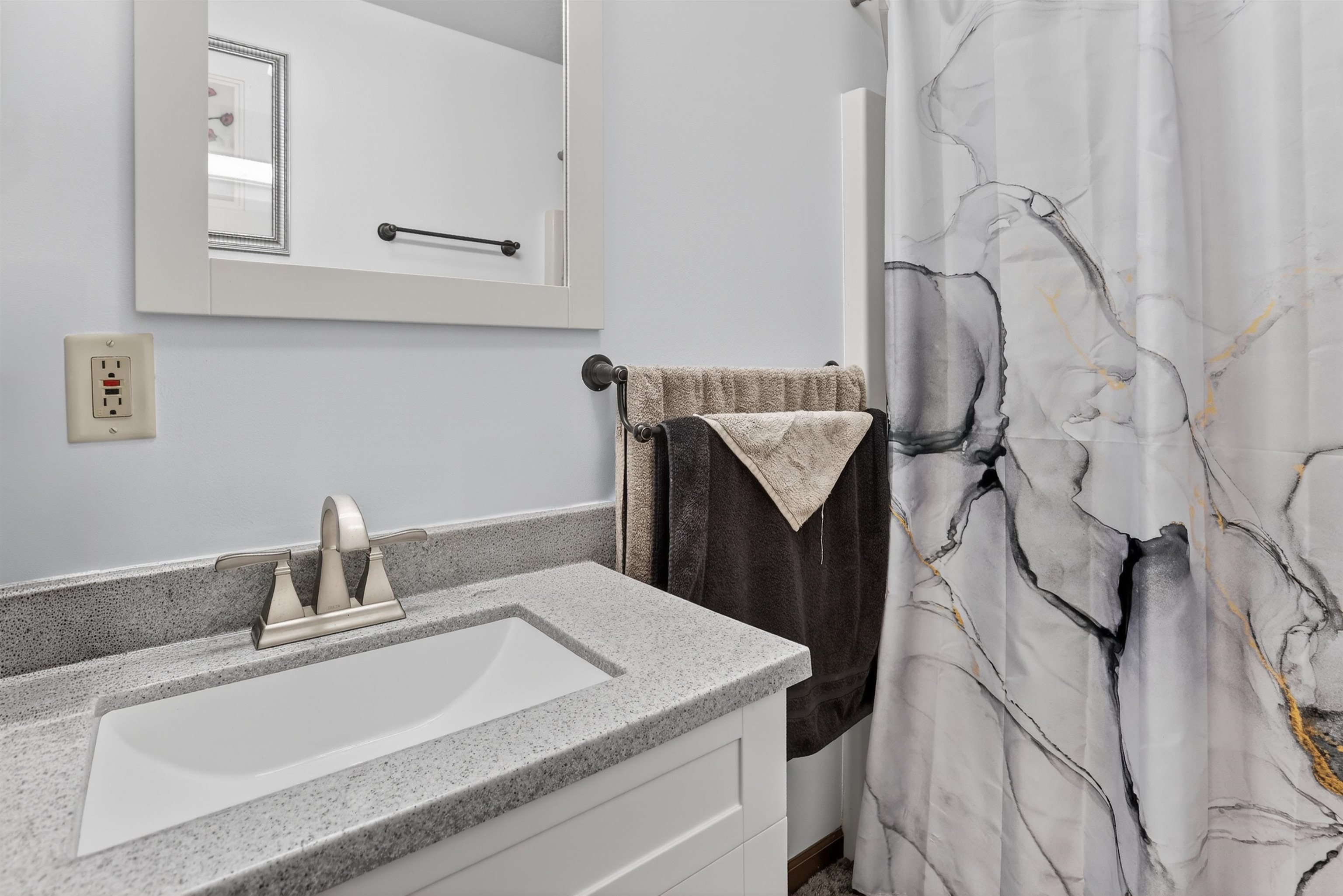 2442 N Mackinaw Road