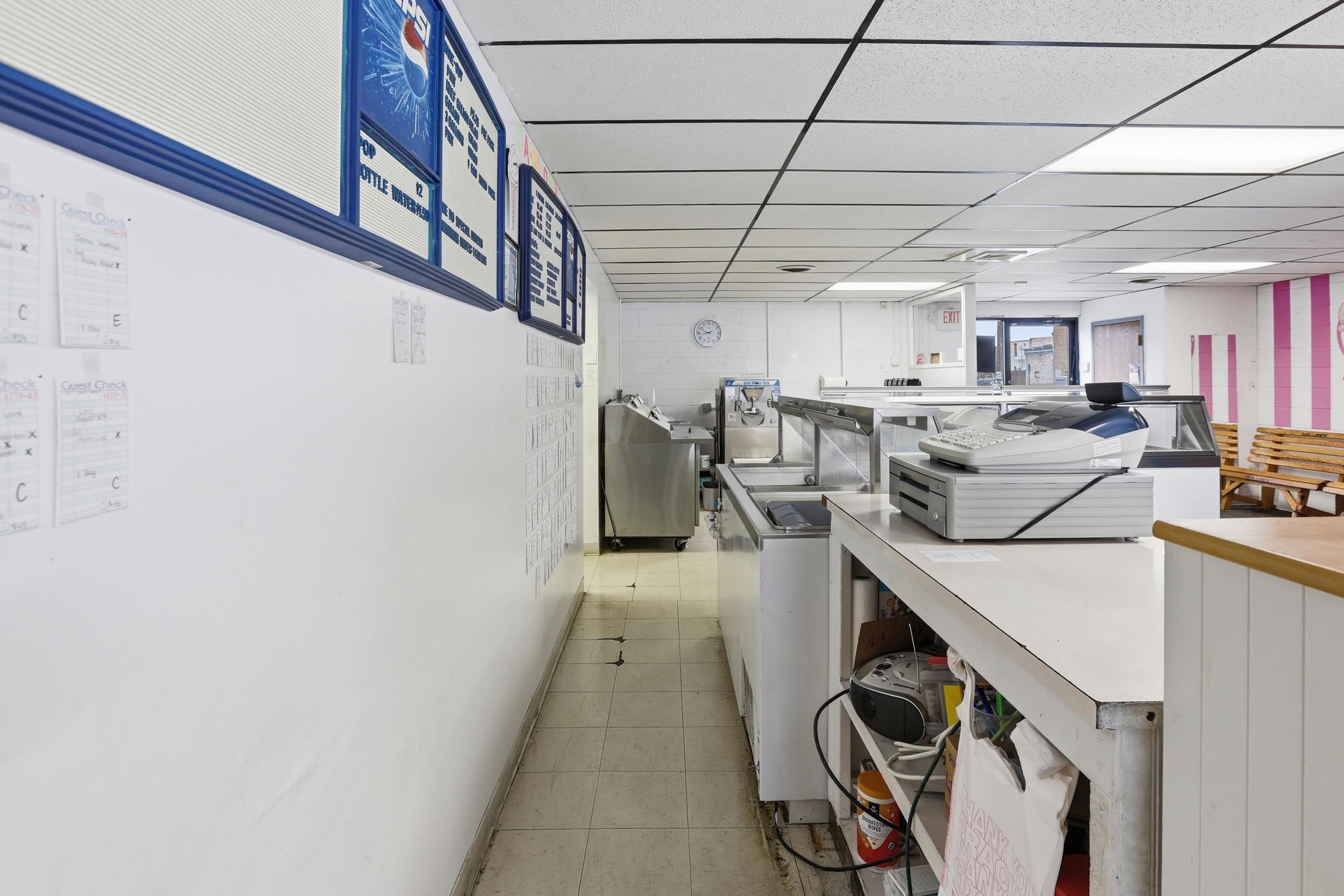 200 N Henry Street Unit: 201 N Linn