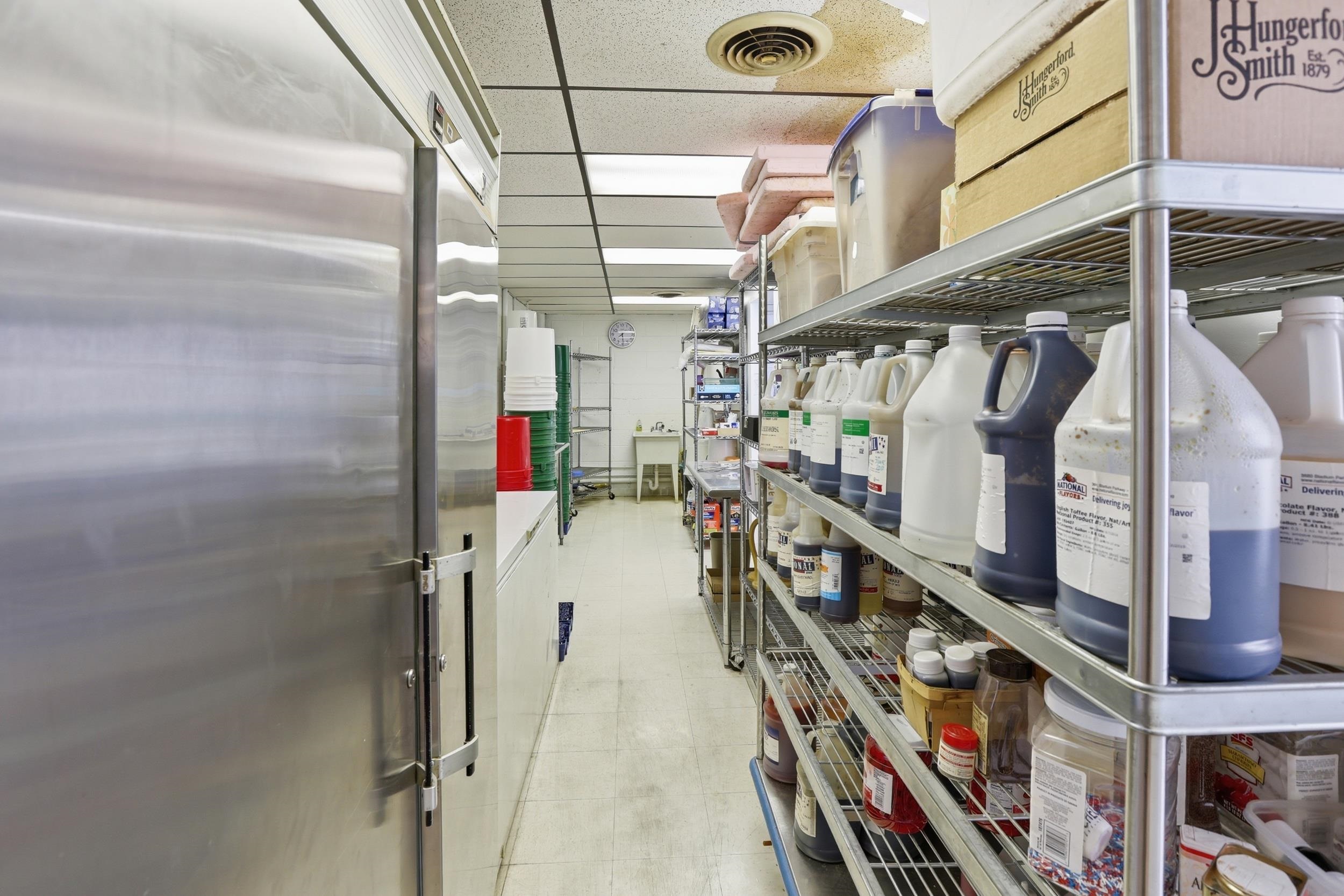 200 N Henry Street Unit: 201 N Linn