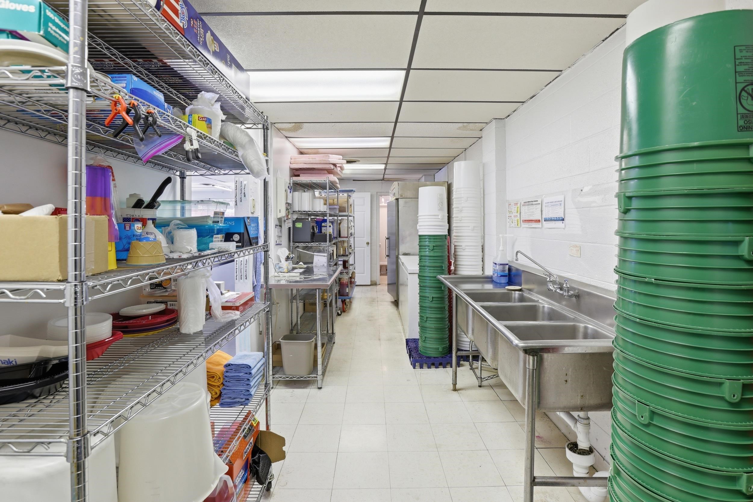 200 N Henry Street Unit: 201 N Linn