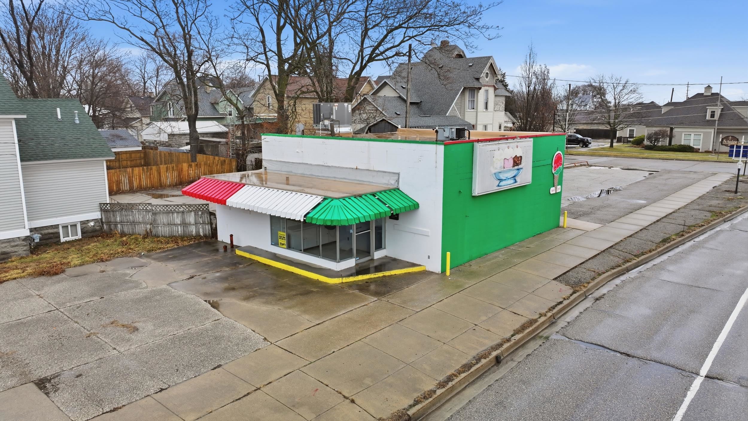 200 N Henry Street Unit: 201 N Linn