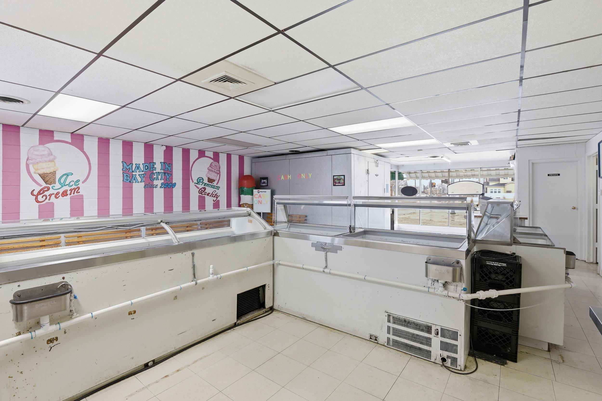 200 N Henry Street Unit: 201 N Linn